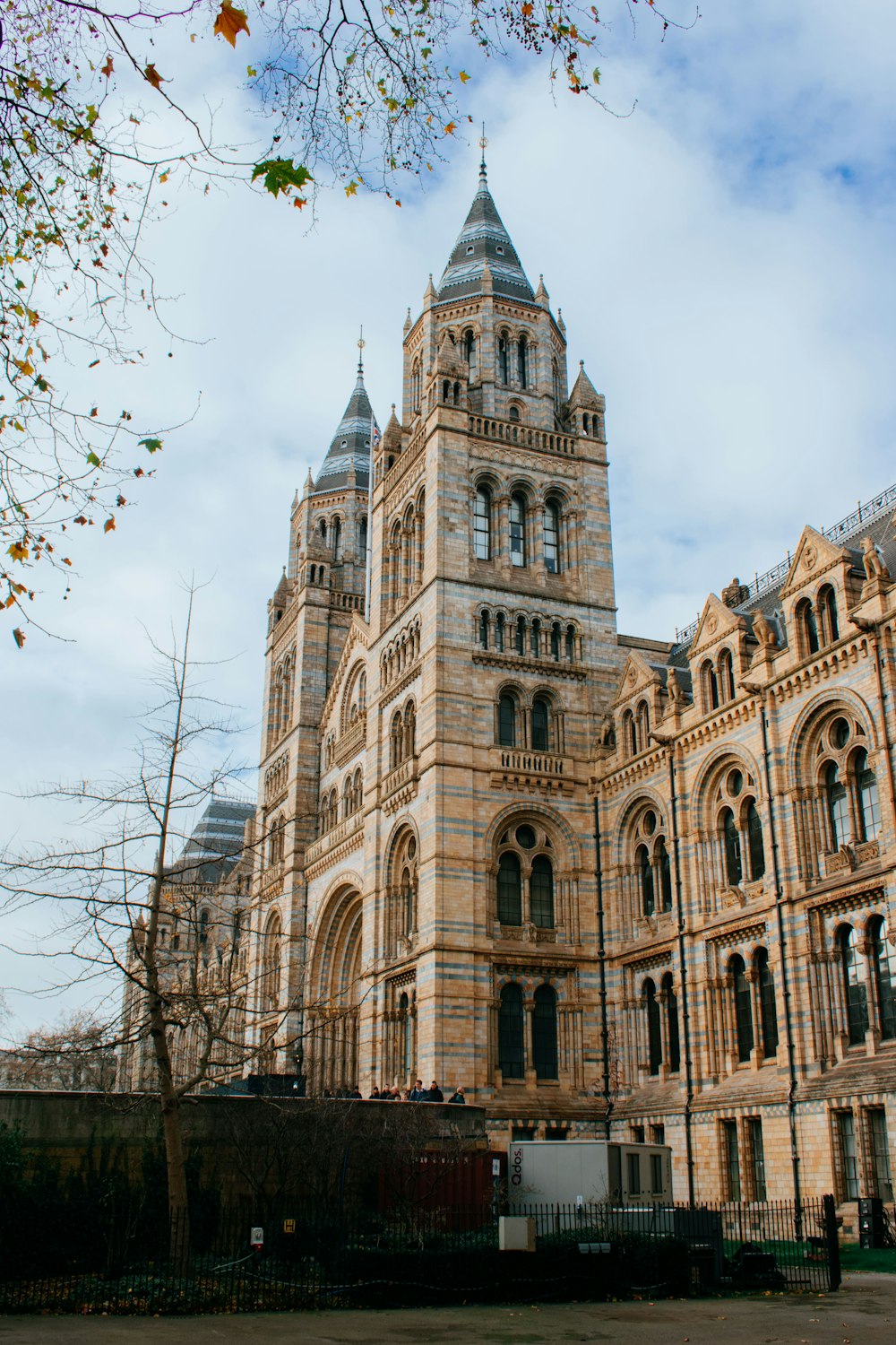 a large building with Natural History Museum