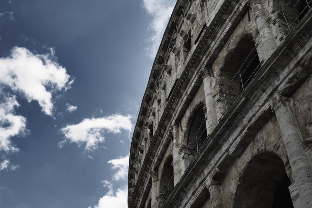 a building with a cloudy sky