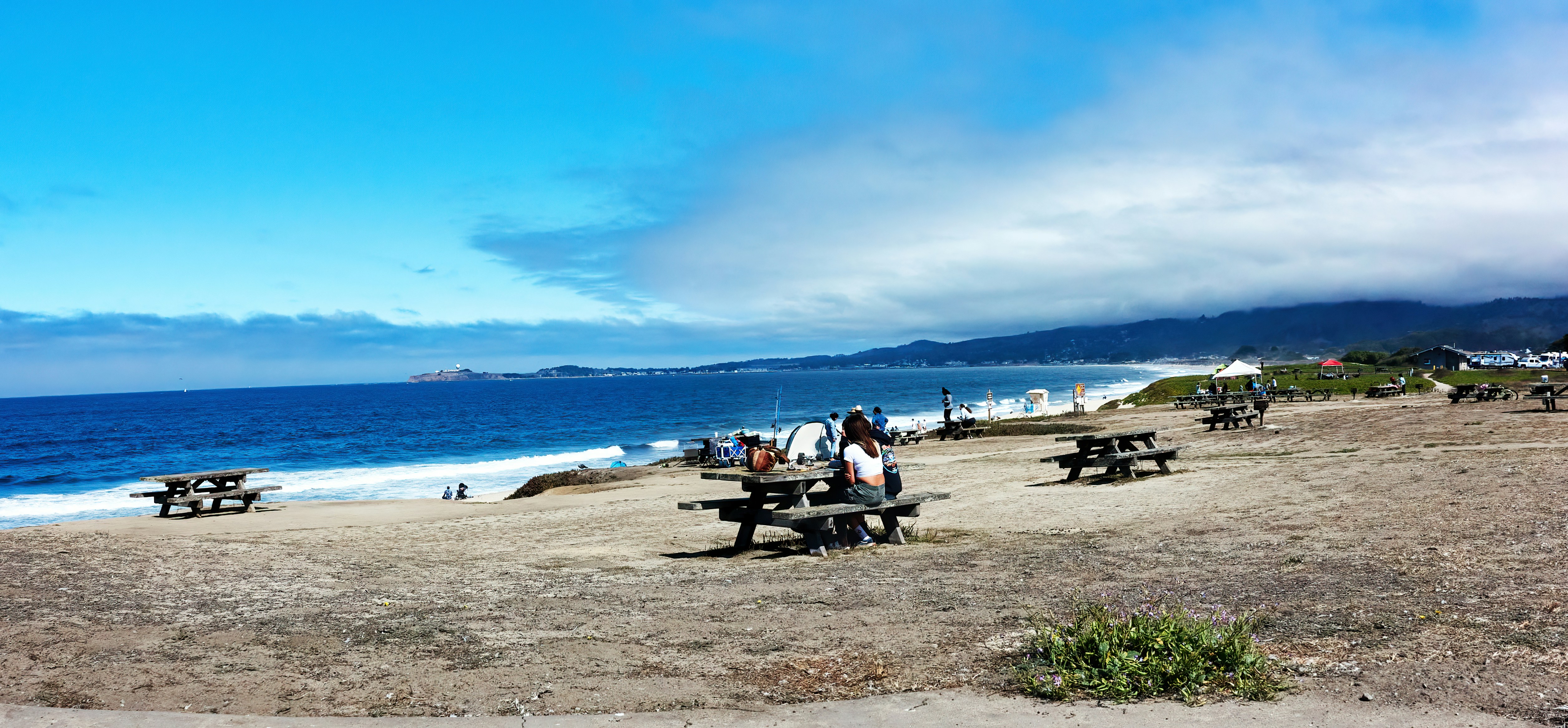 campground picnic table, wallpaper, Potluck Dinners at Campgrounds: A Complete Guide 2
