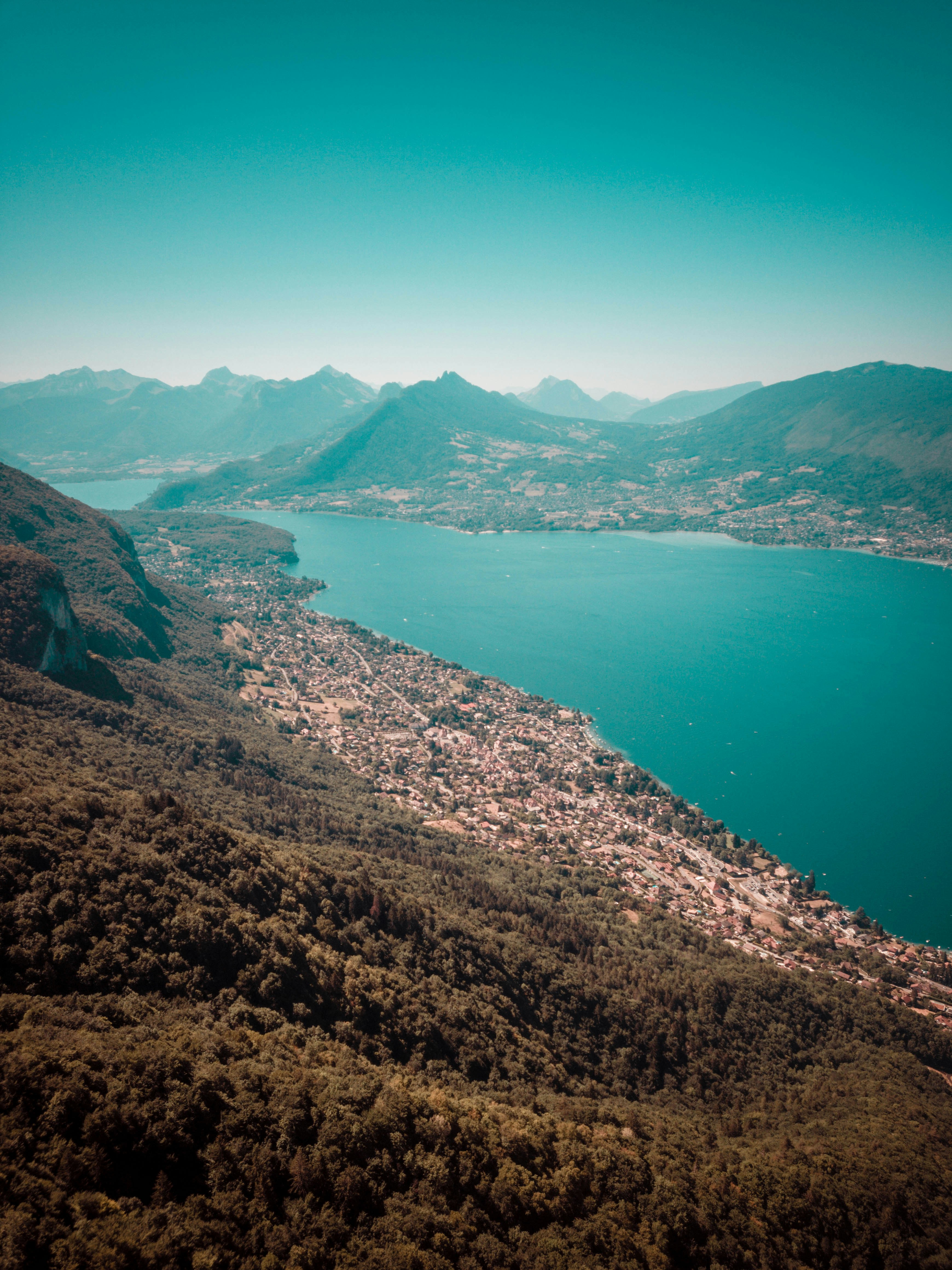 Photo by valentinlacoste