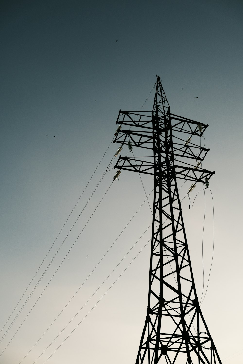 una torre de línea eléctrica