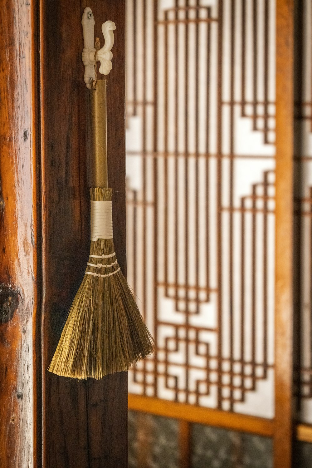 un instrument en cuivre avec une lumière