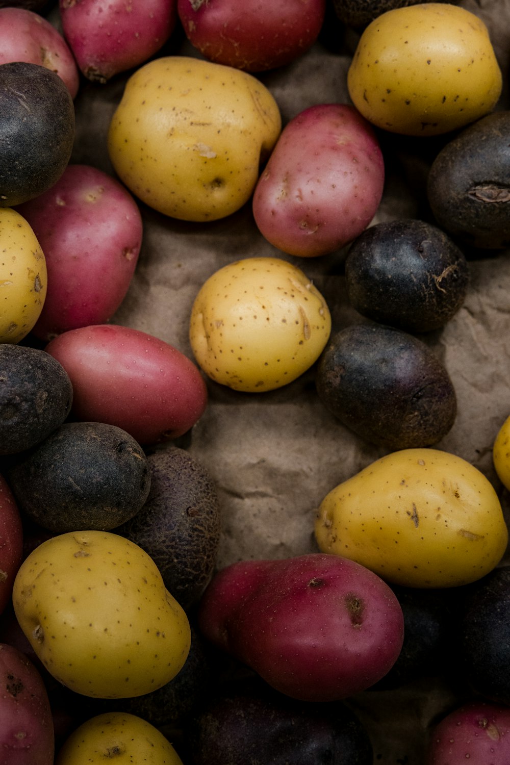 uma pilha de frutas