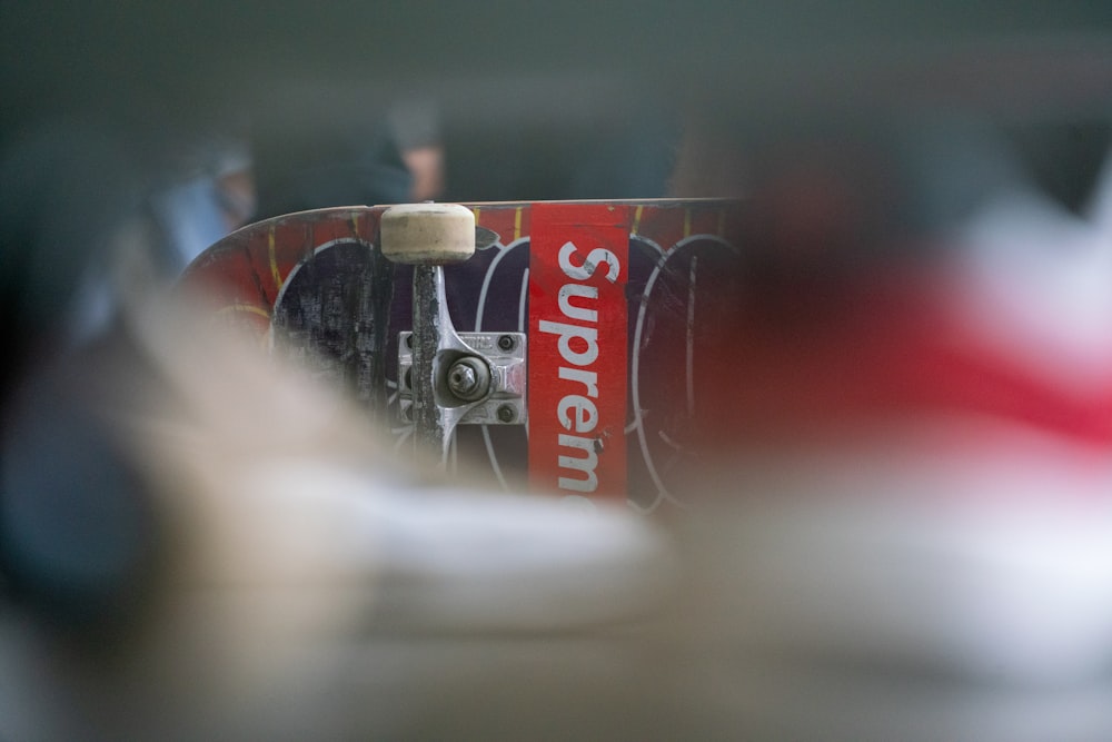 A close up of a soda can photo – Free Wheel Image on Unsplash