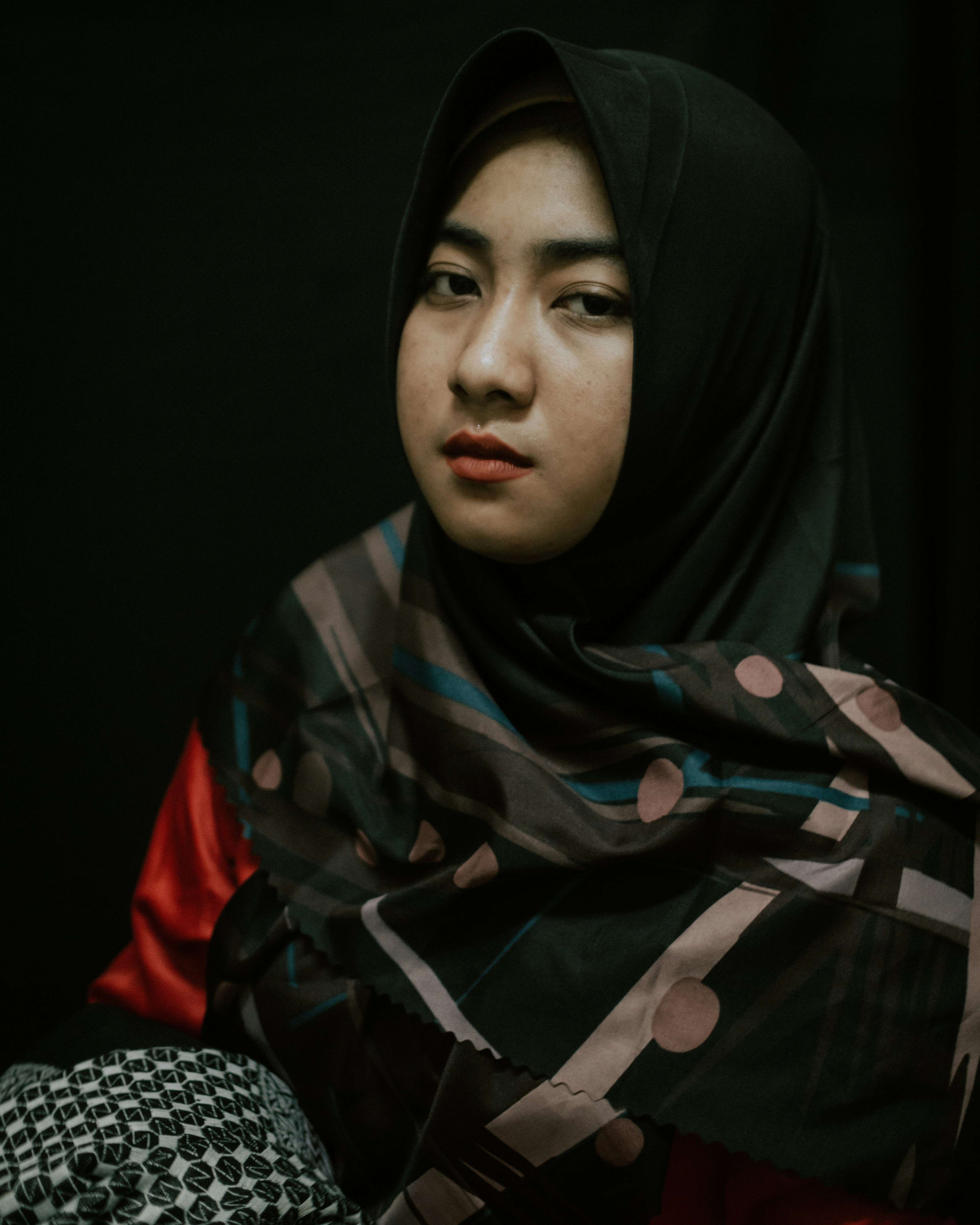 Putroe Neng (2022) Along with the exploration of aesthetics and ethics, @teaterrongsokan has wildly deconstructed 'Putroe Neng' both in text, subtext, and even the appearance of the character has gone to the extreme of what we could have imagined.