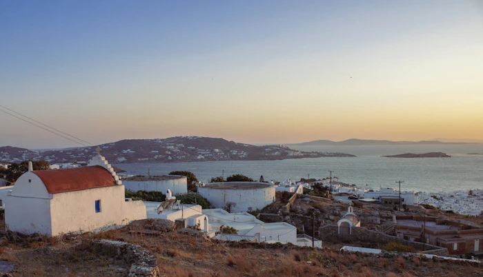 Best Nightlife in Mykonos: A Practical Guide to Going Out