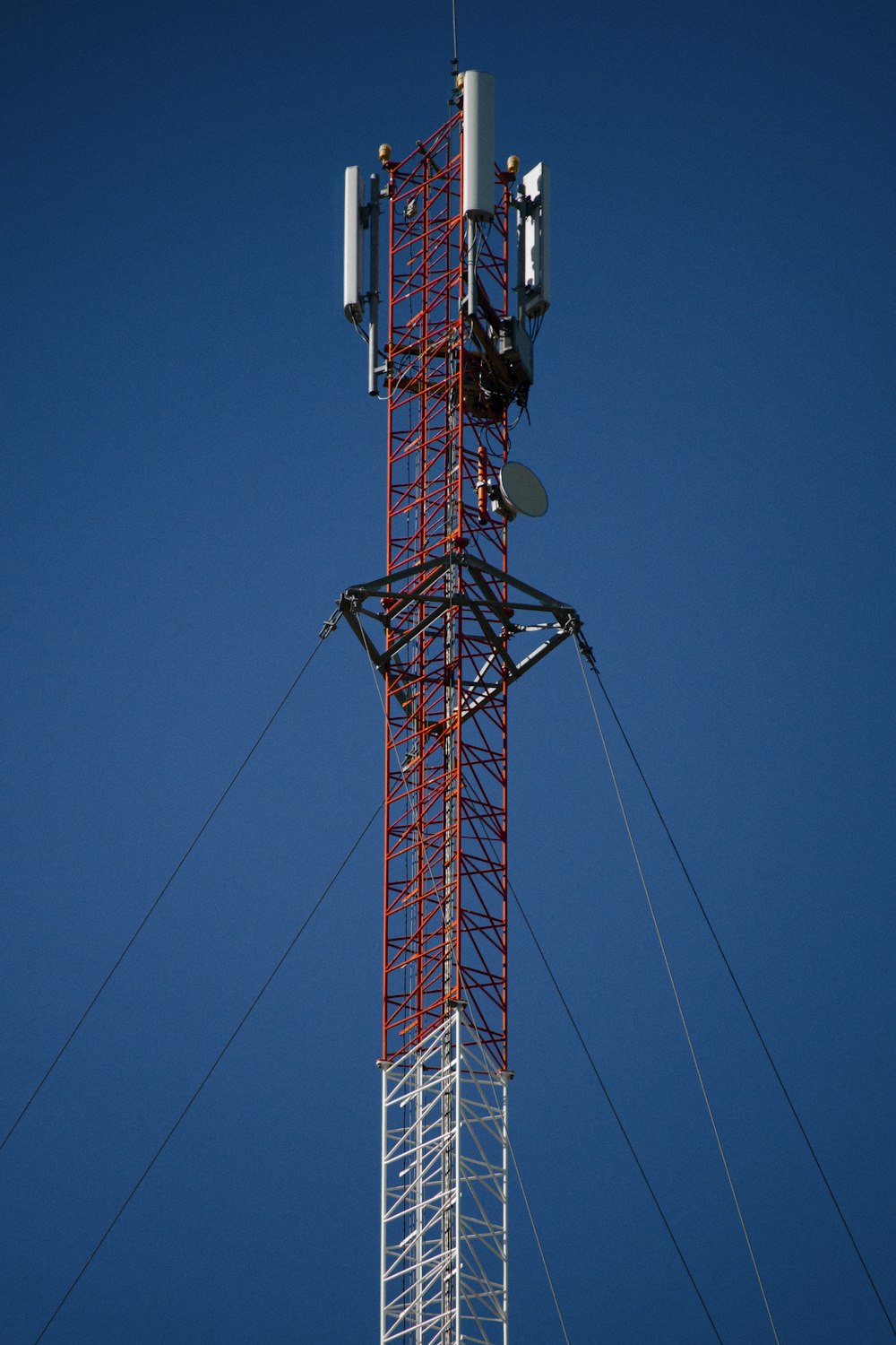 a red and white tower