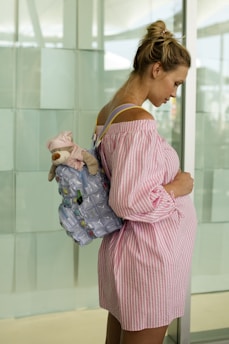 The Best Diaper Bags for Busy Moms: Backpack vs. Tote (Style, Comfort, and Functionality)