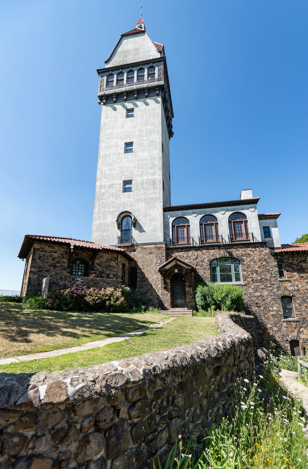 a tall building with a tower