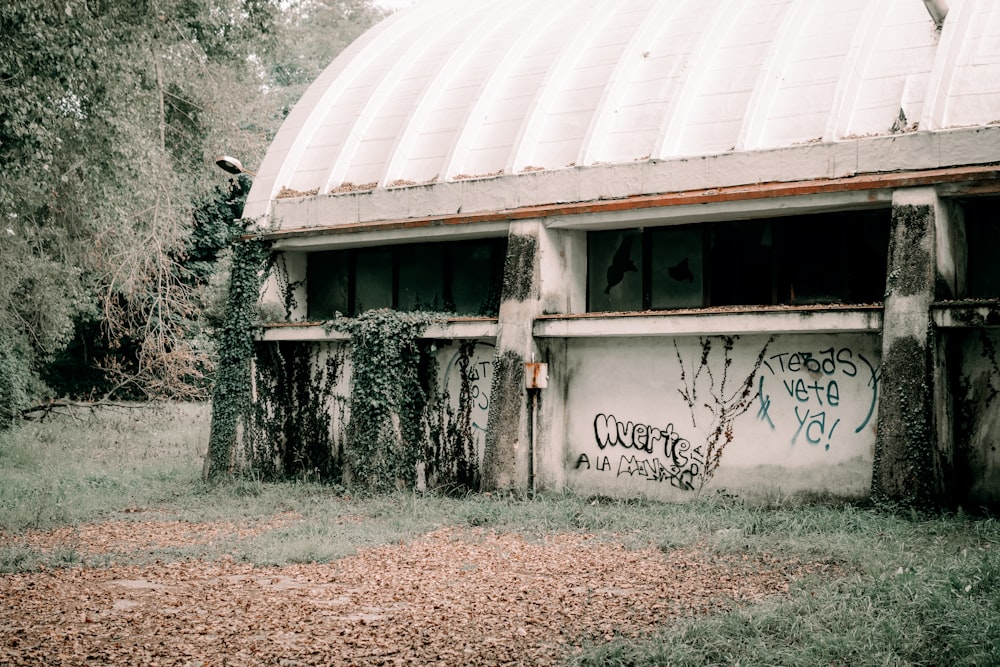 a building with graffiti on it