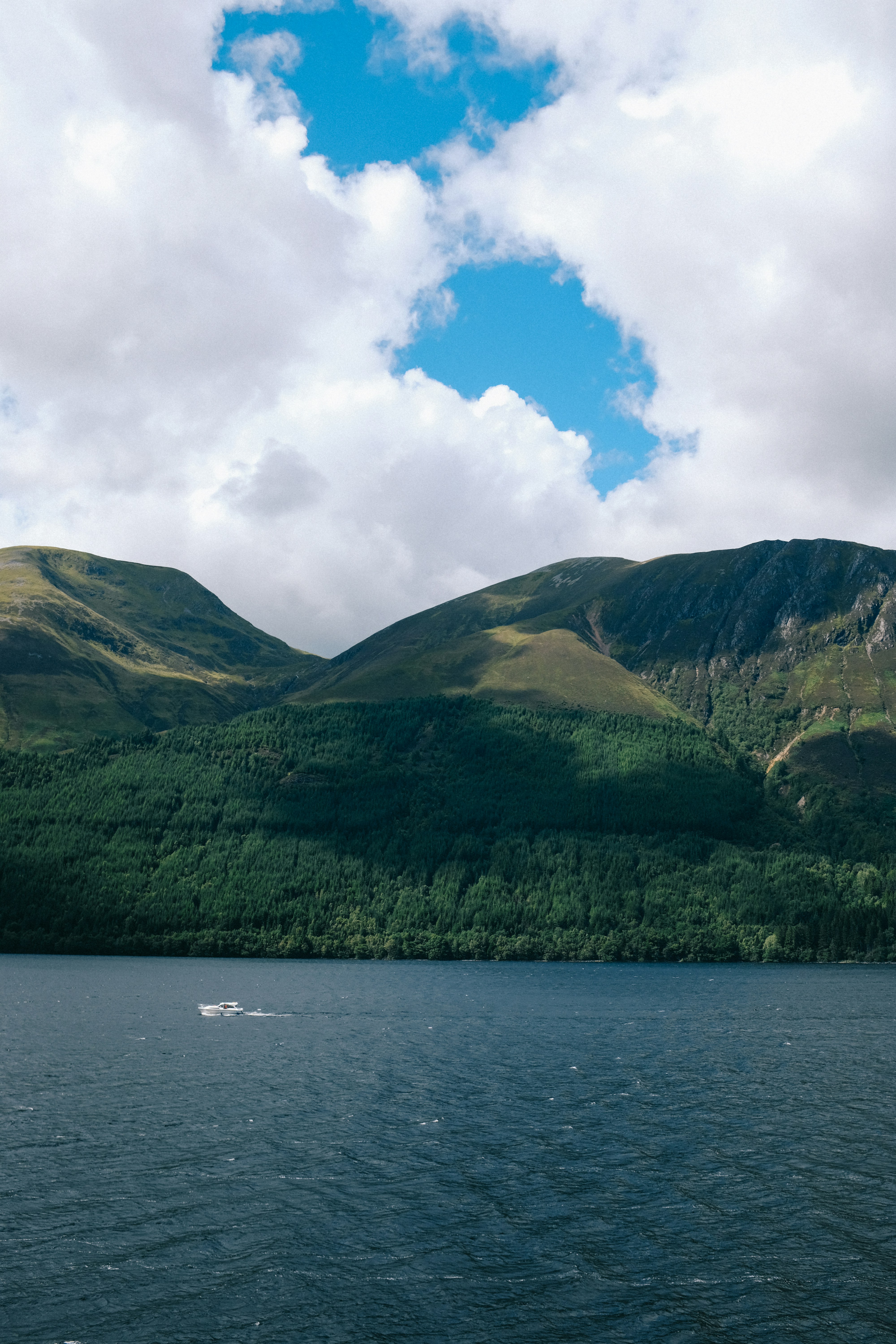 Photo by adrienolichon