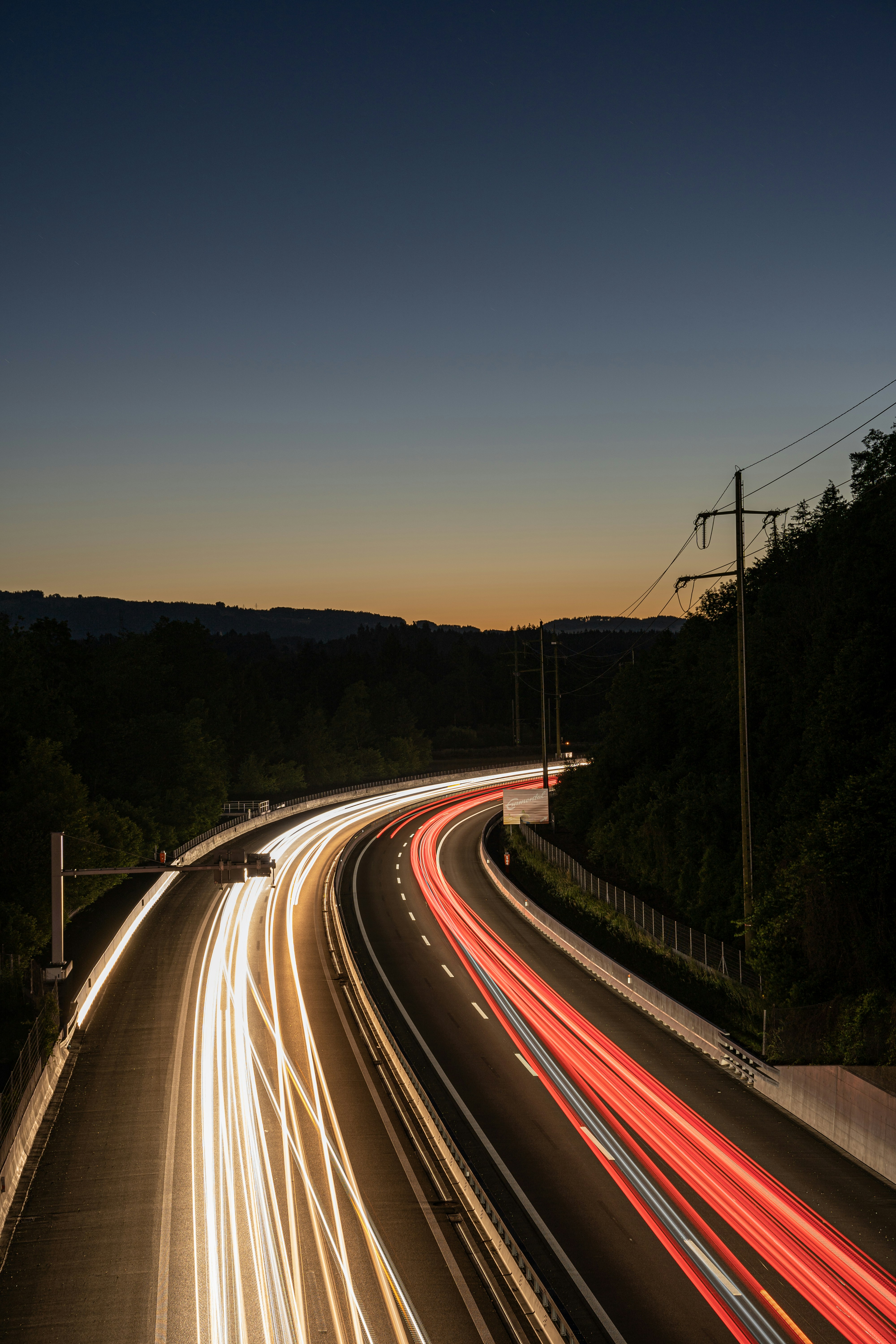A highway with red lights photo – Free Highway Image on Unsplash