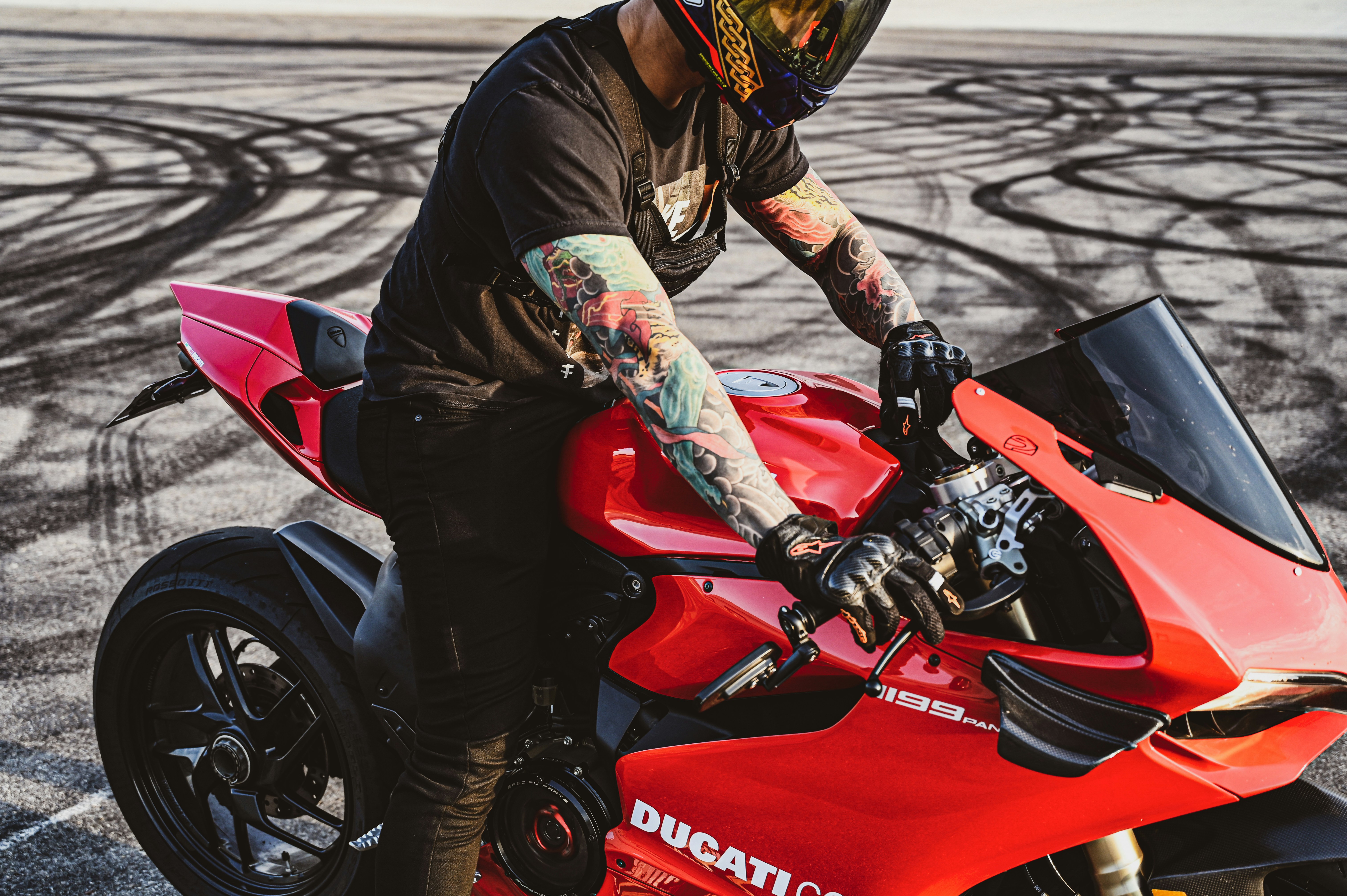 Photo by ronnzymoto