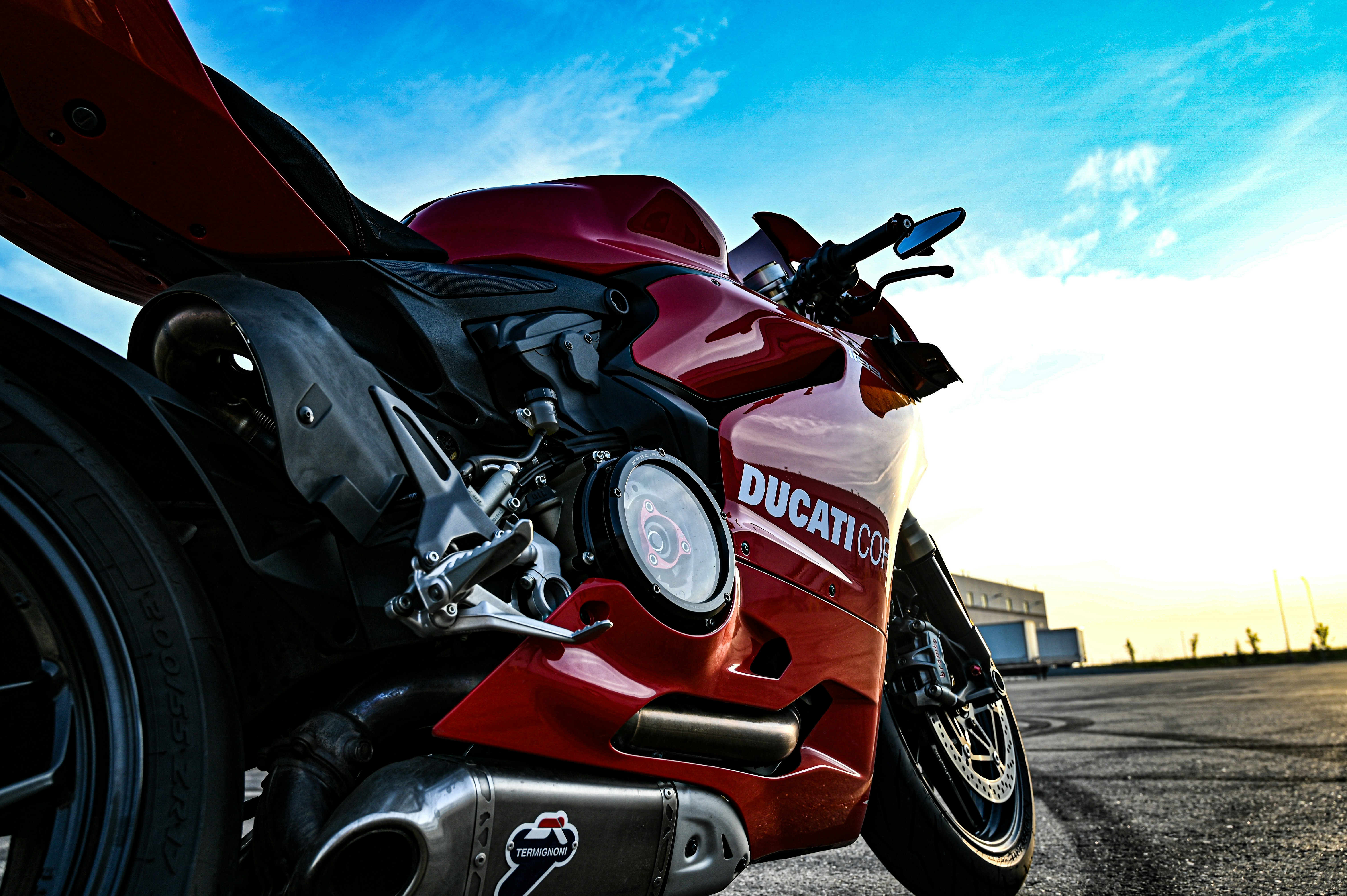 Photo by ronnzymoto