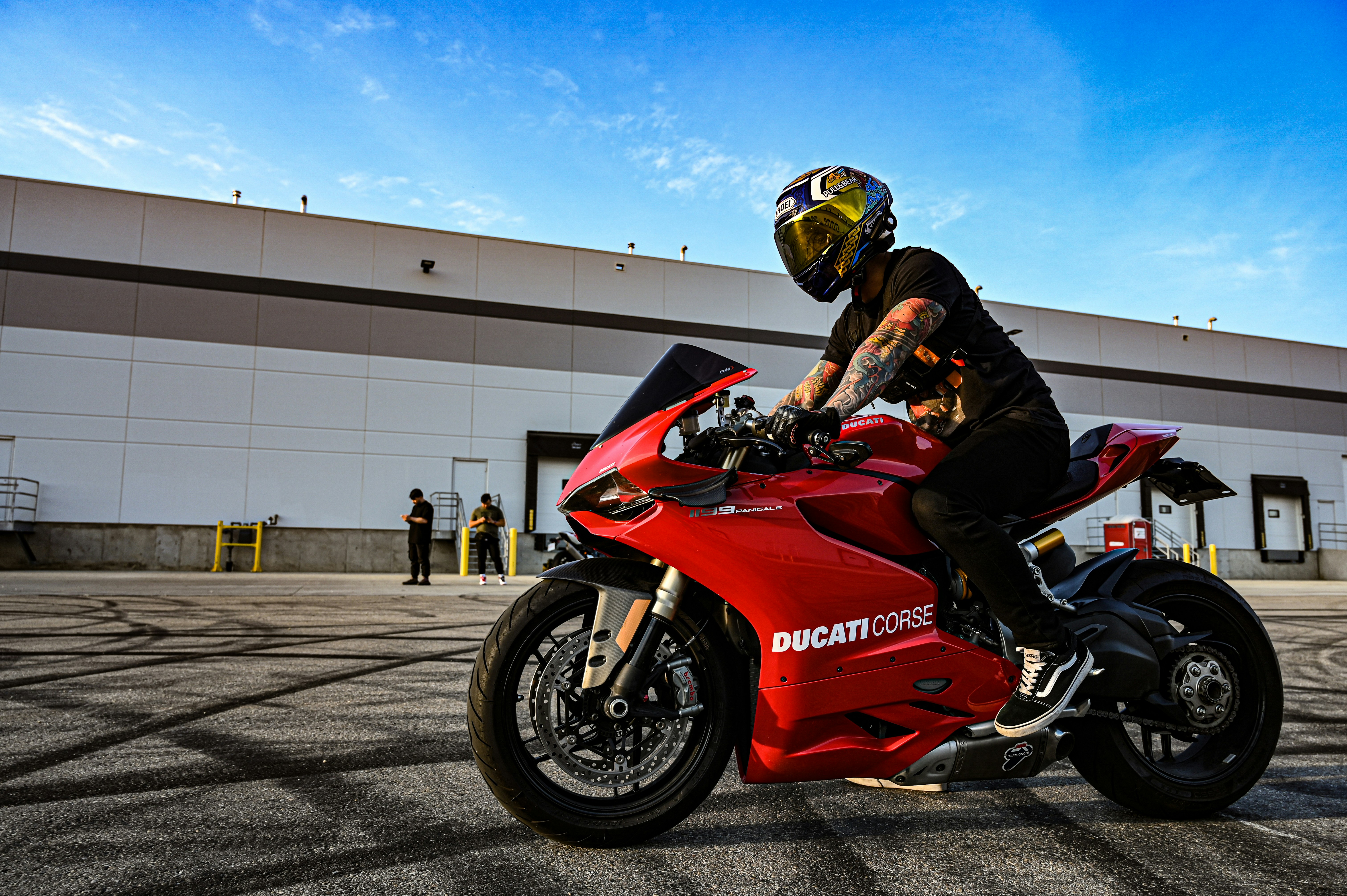 Photo by ronnzymoto
