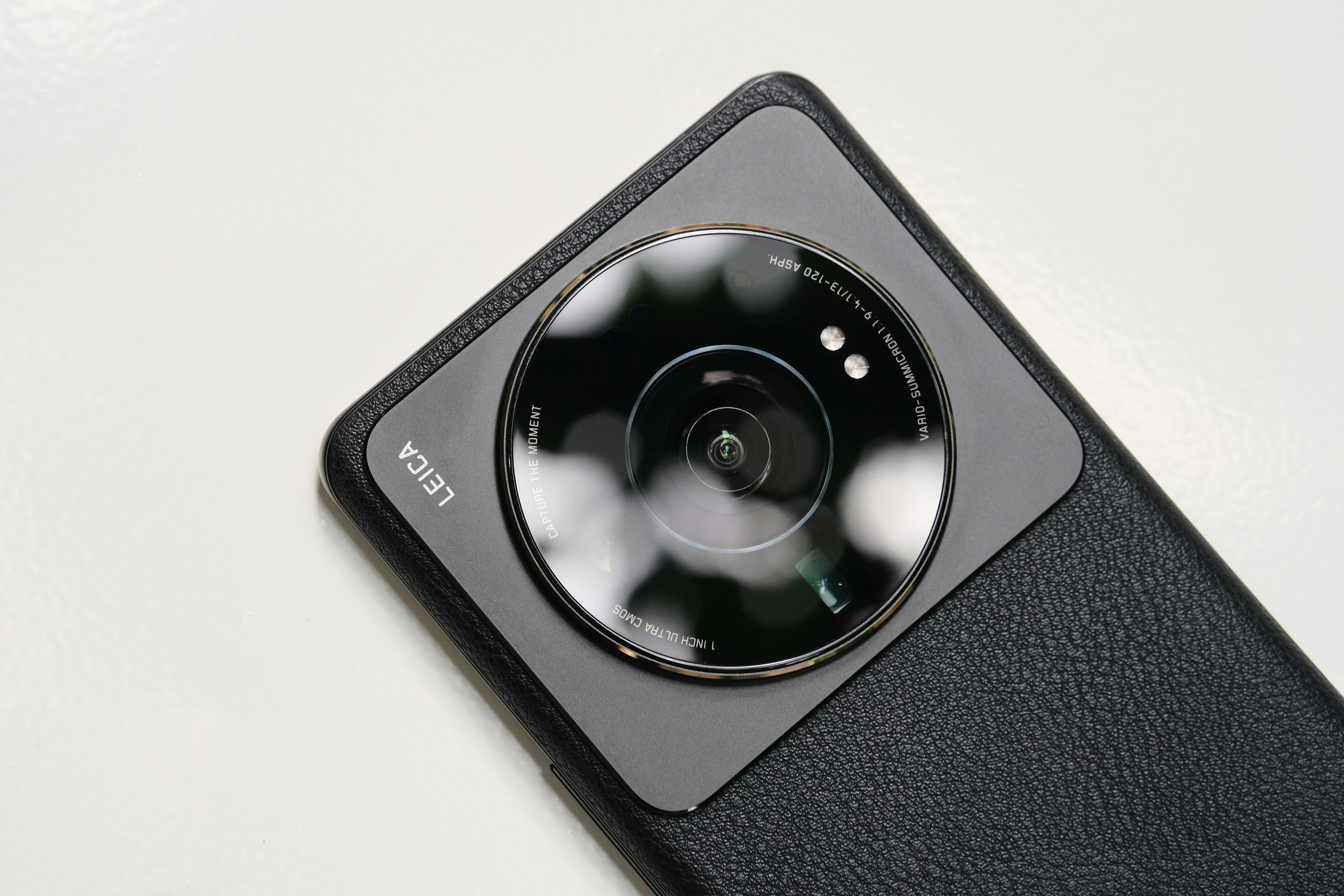 a black camera lens