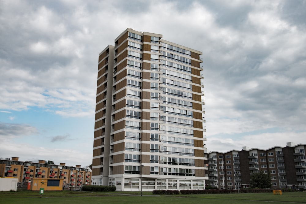 a tall building with many windows