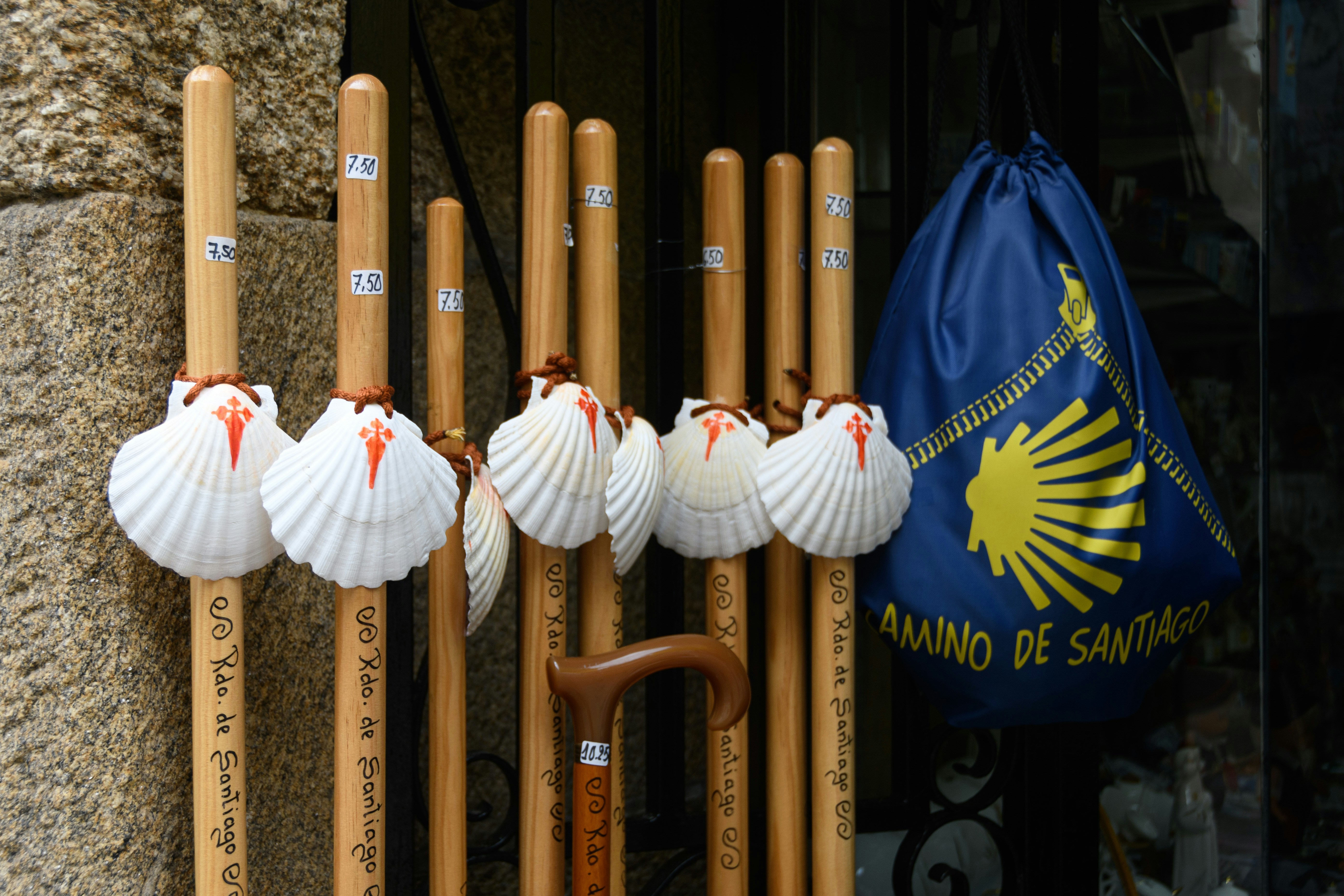 A group of baseball bats photo Free Spain Image on Unsplash