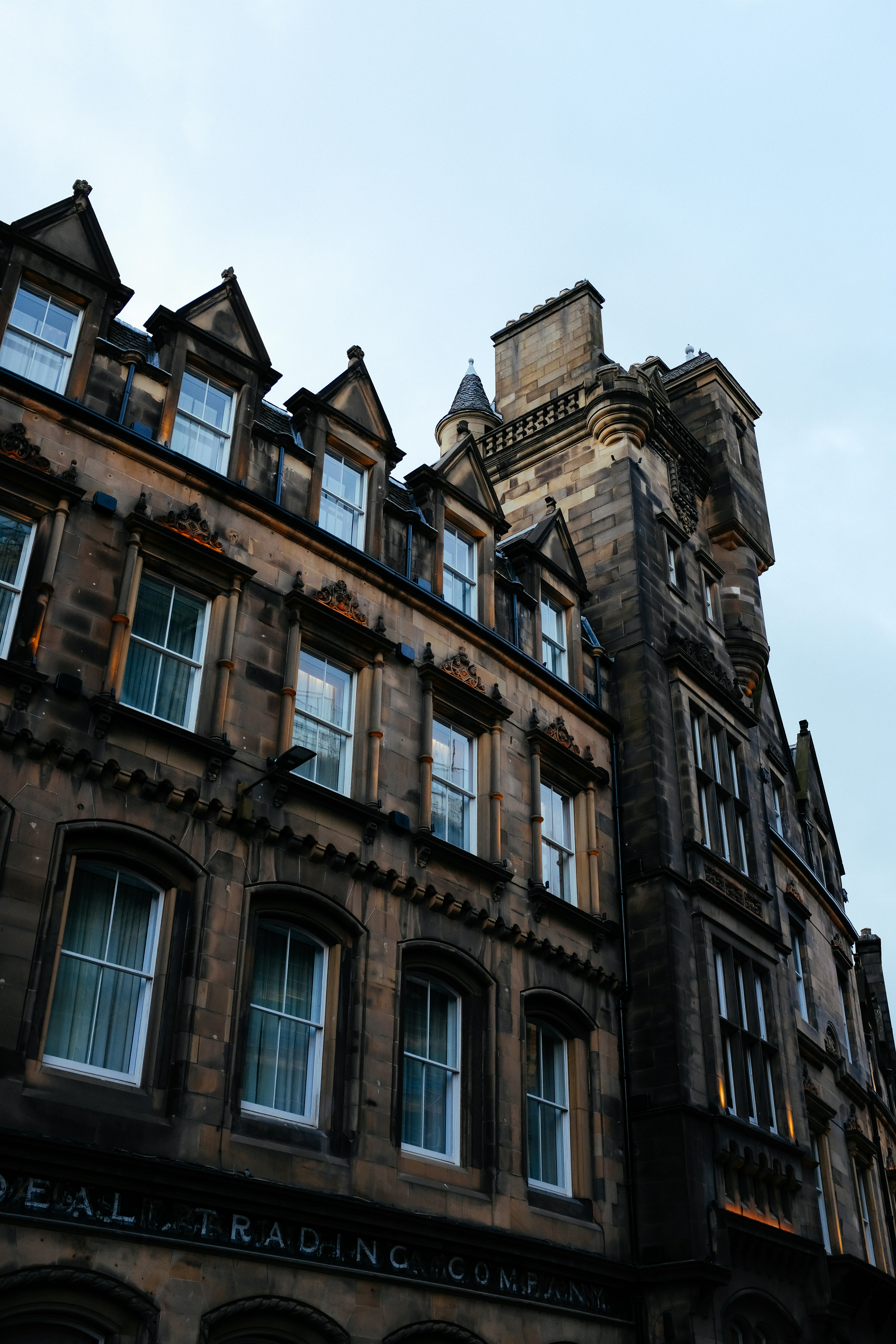 Photo by adrienolichon