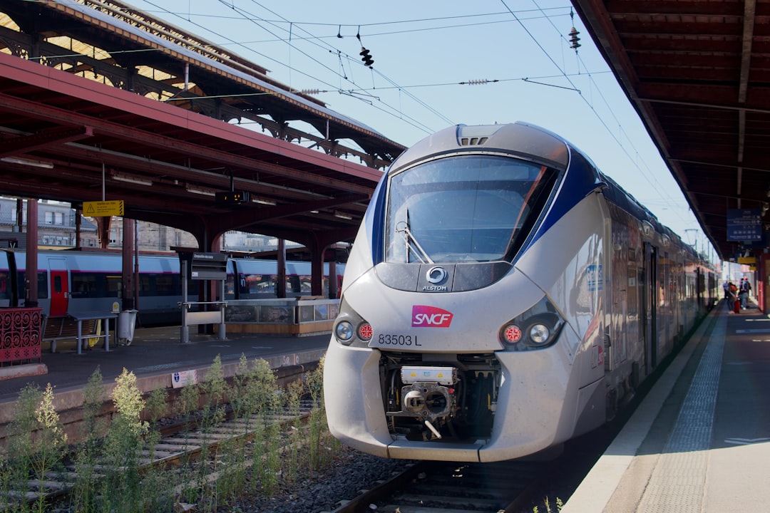 a train at a train station,