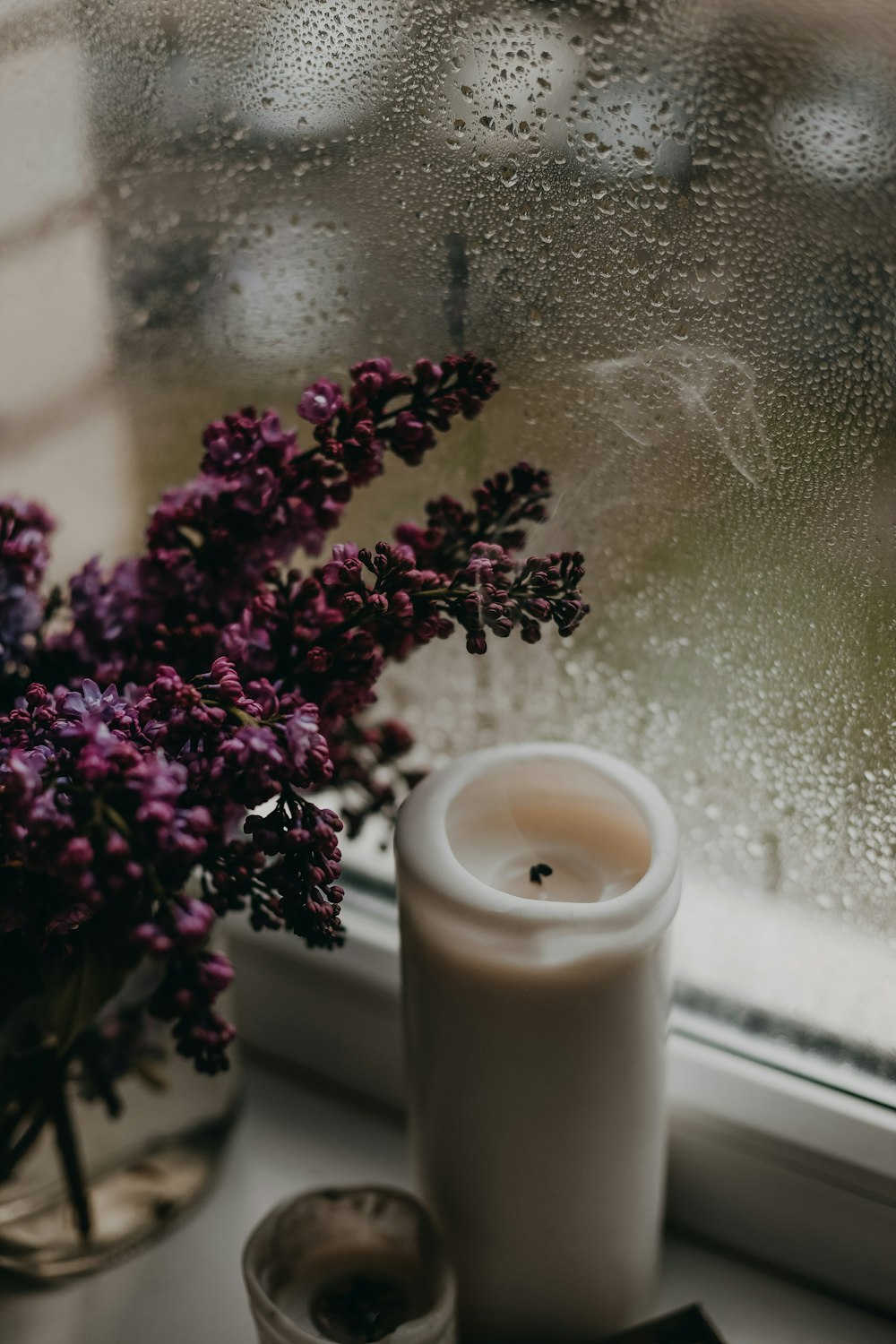 a vase with flowers