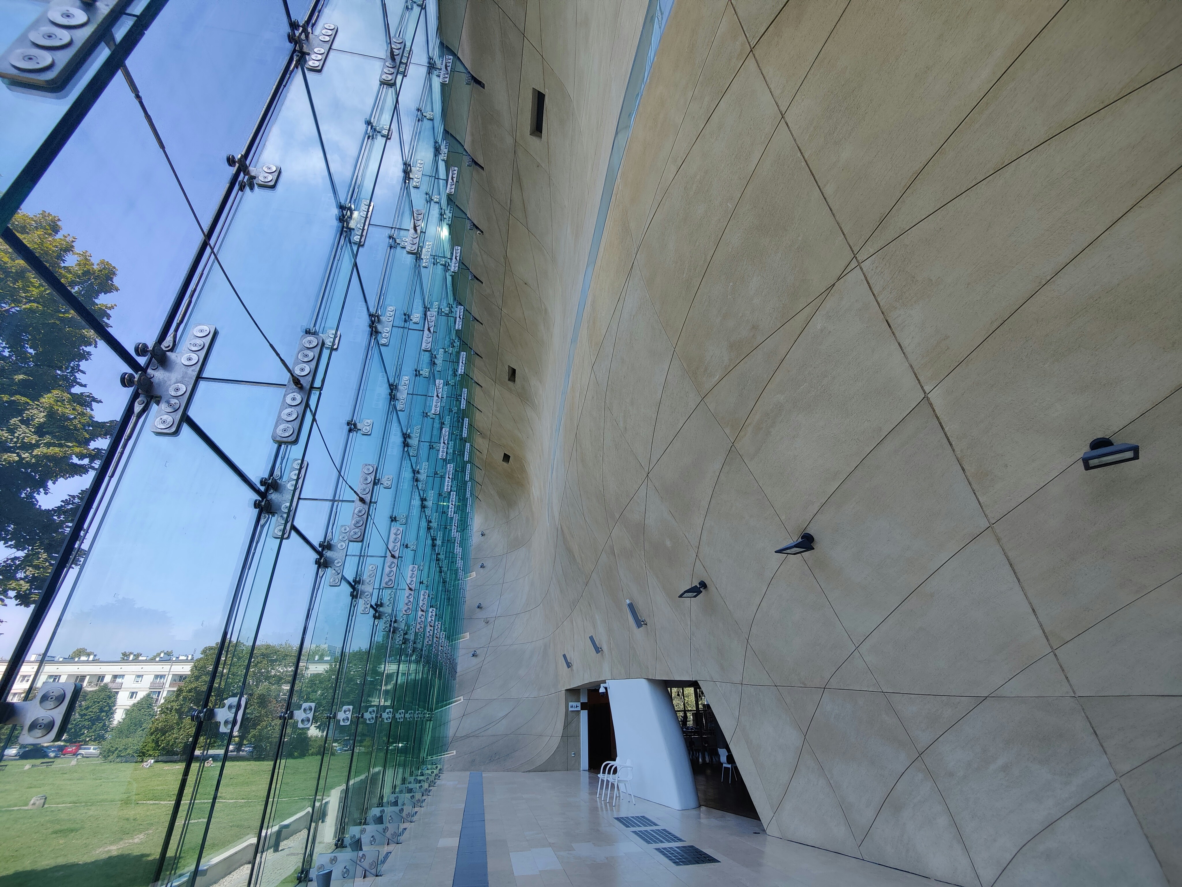 Photo by madmartigand