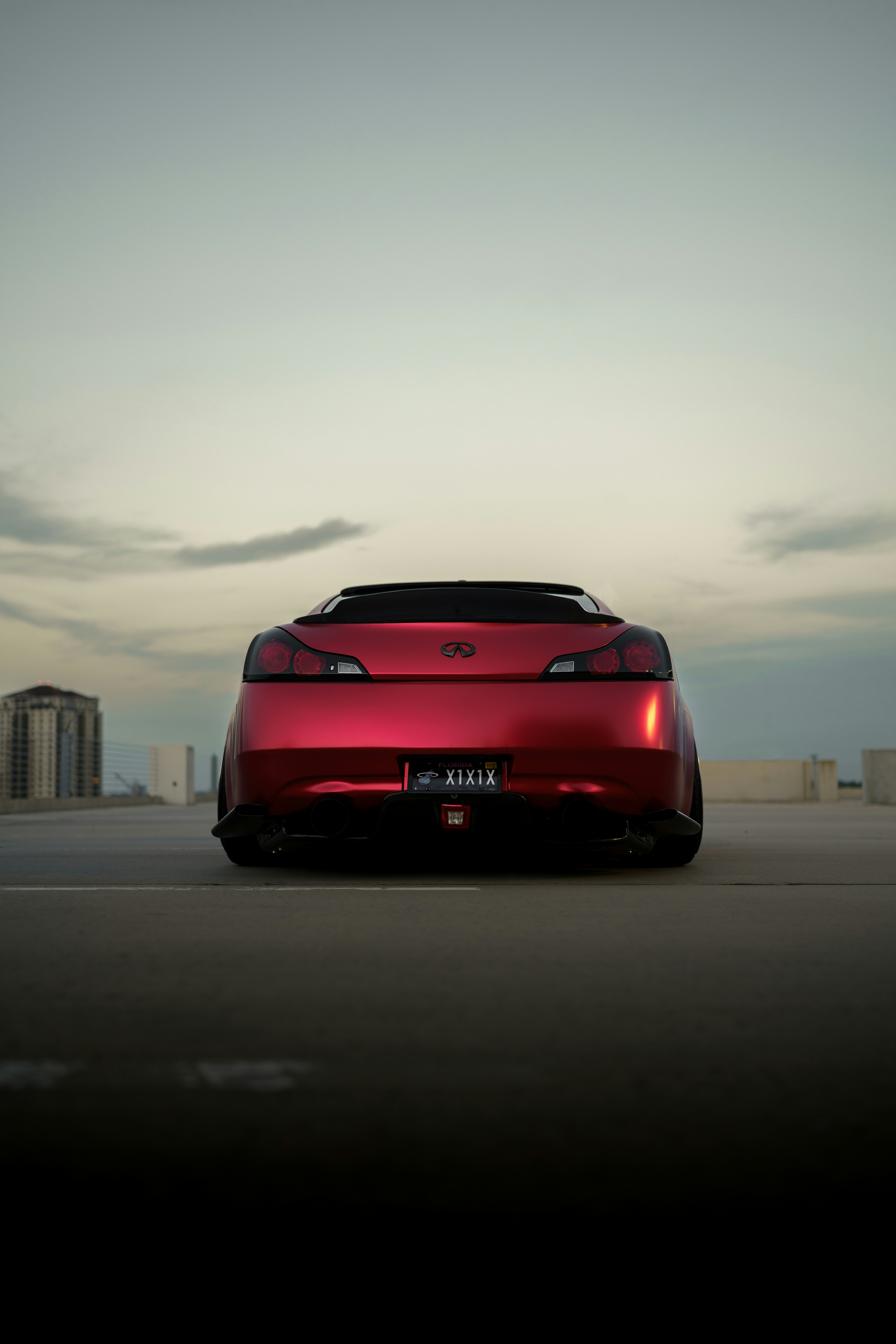 gray computer monitor