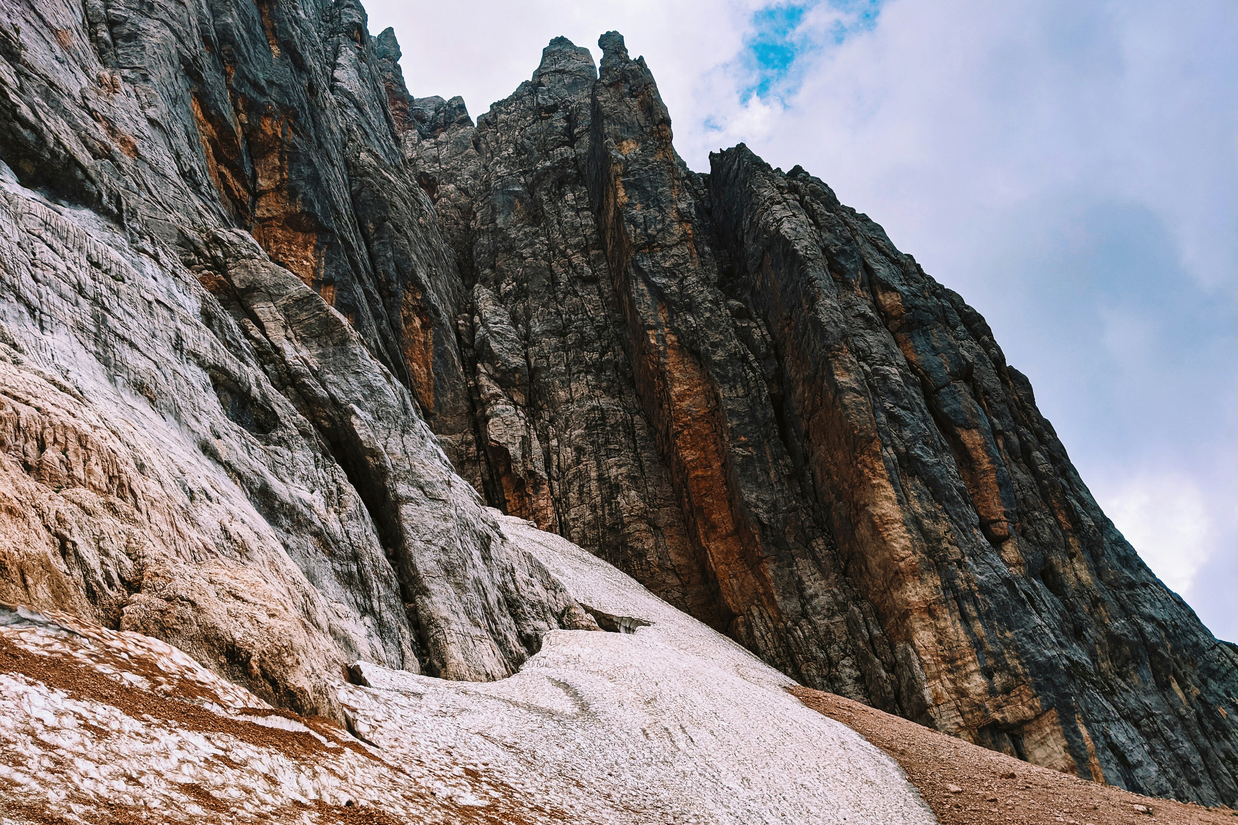 Nature produces the most astoundingly beautiful images: the swirling lava of a volcano, palm trees against a blue sky, snow-capped mountains towering above. Unsplash has magnificent , high-quality photos of all the delights that nature has to offer.