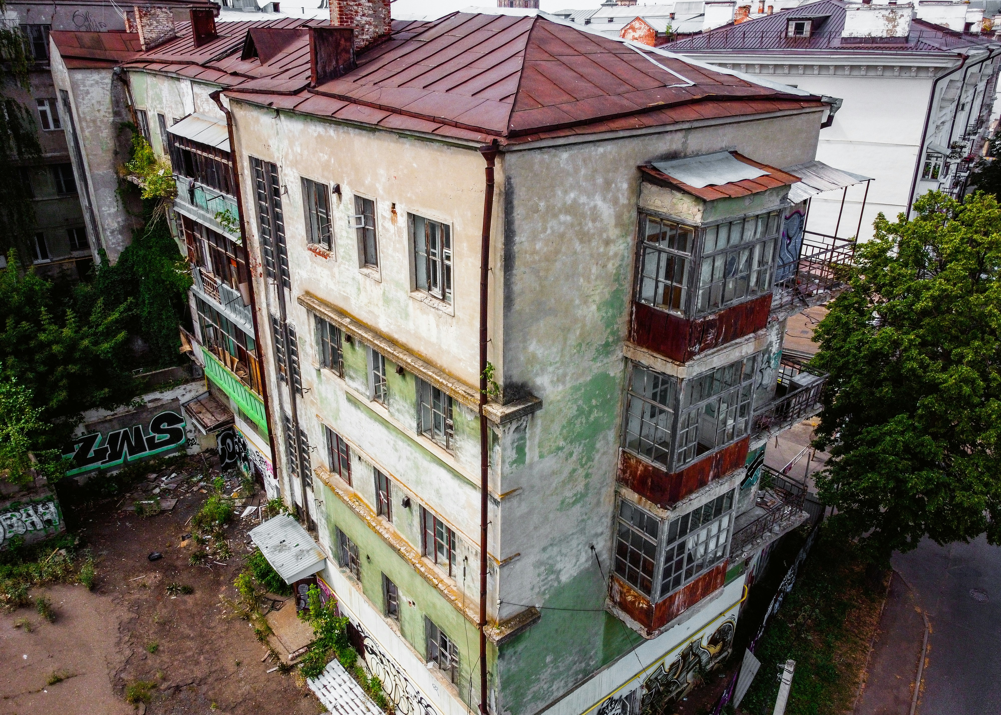 a building that has been destroyed