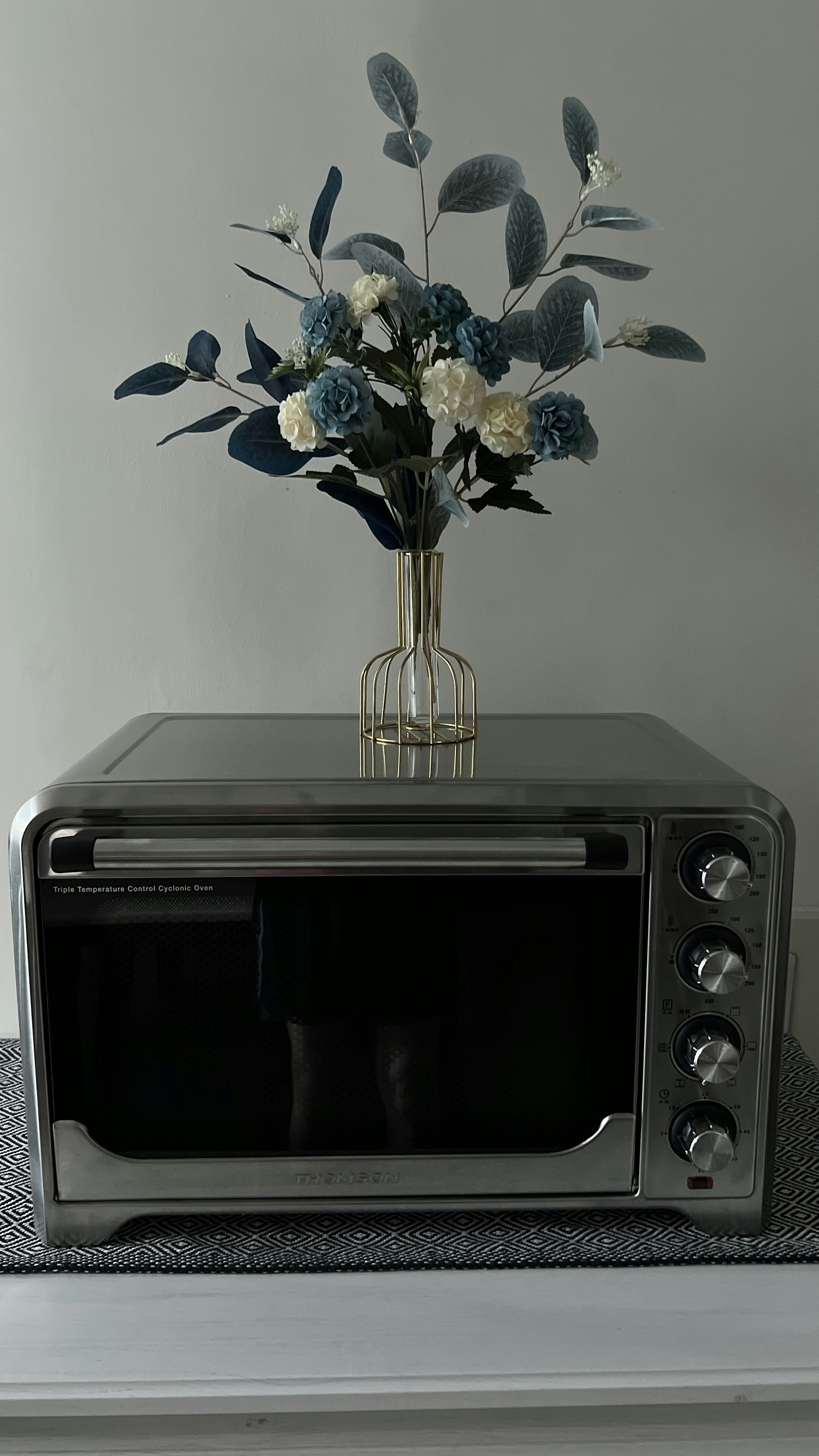 black and white bed linen