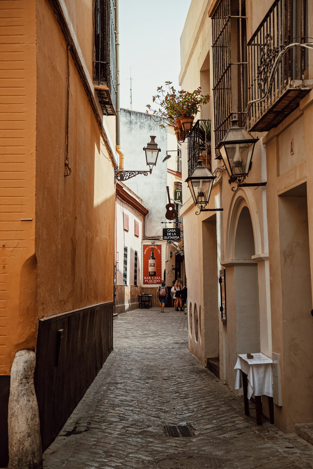 a narrow alley between two buildings