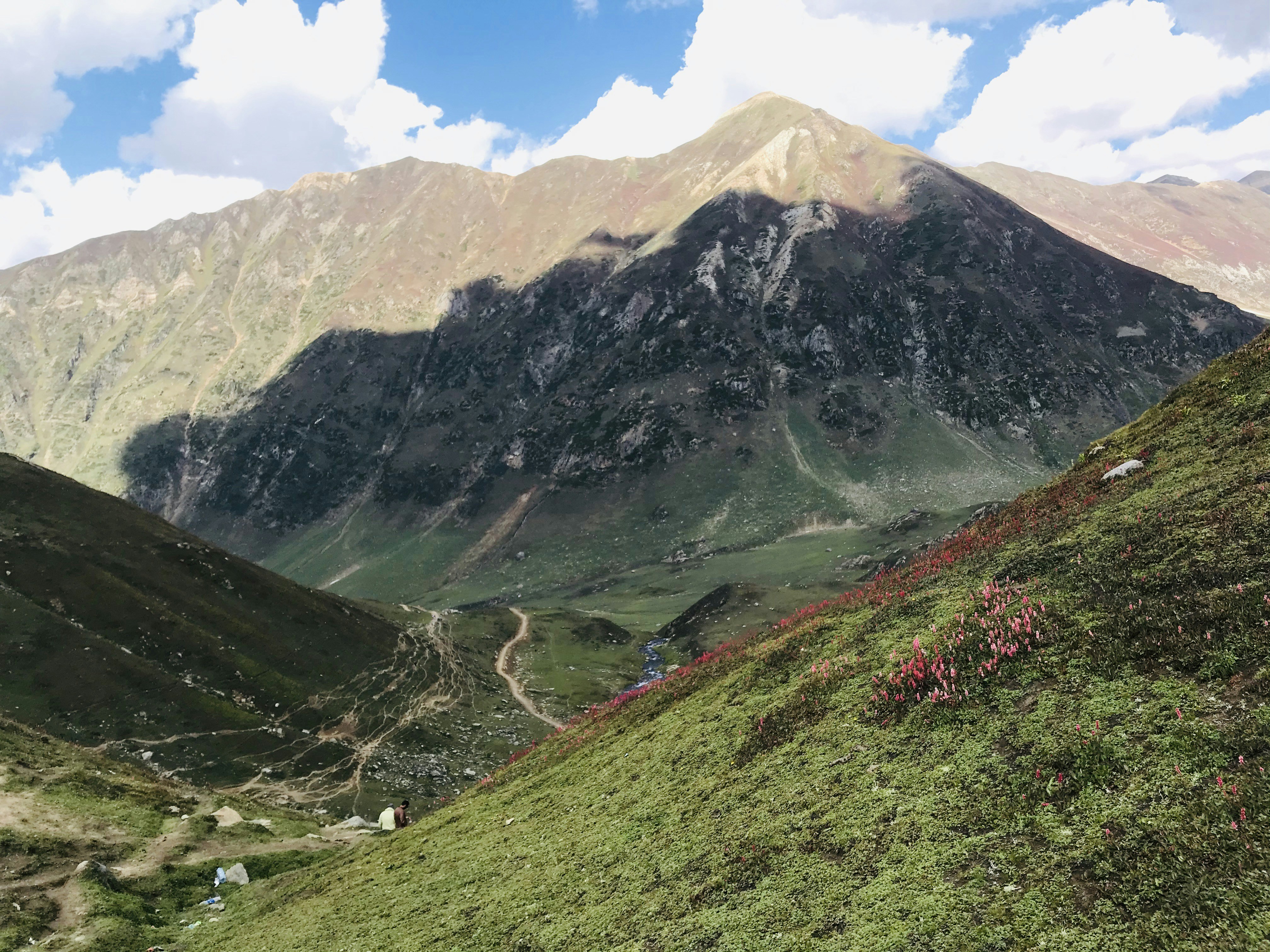 Photo by khizzymalik