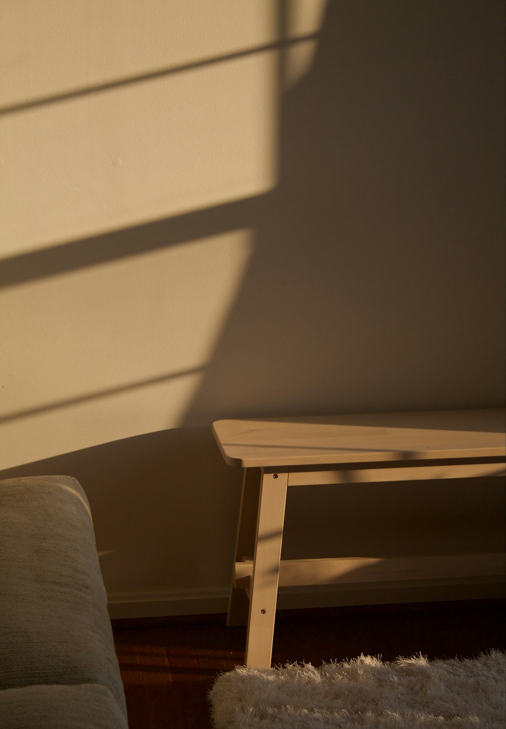 Une table dans une pièce