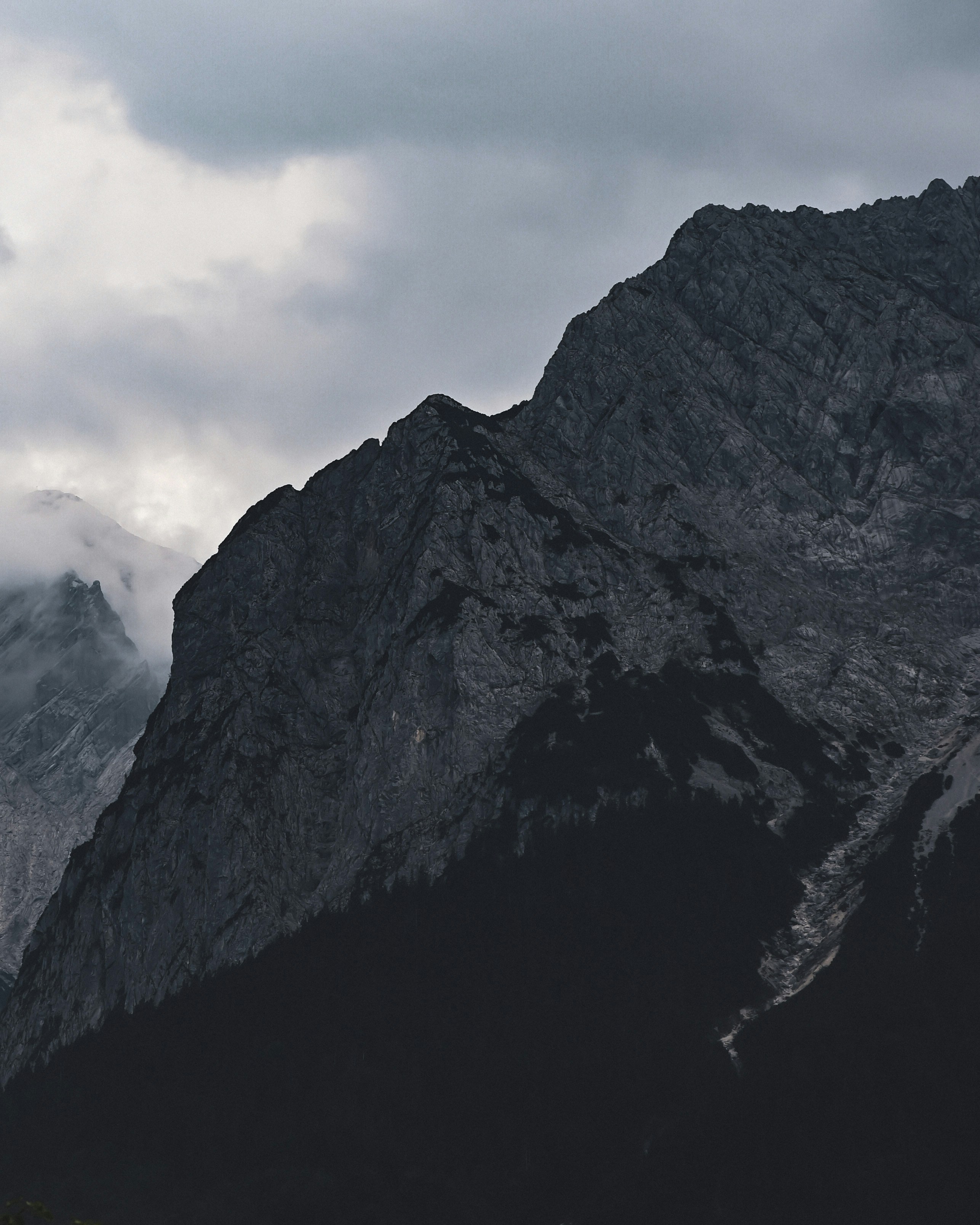 Photo by mortezakhalili