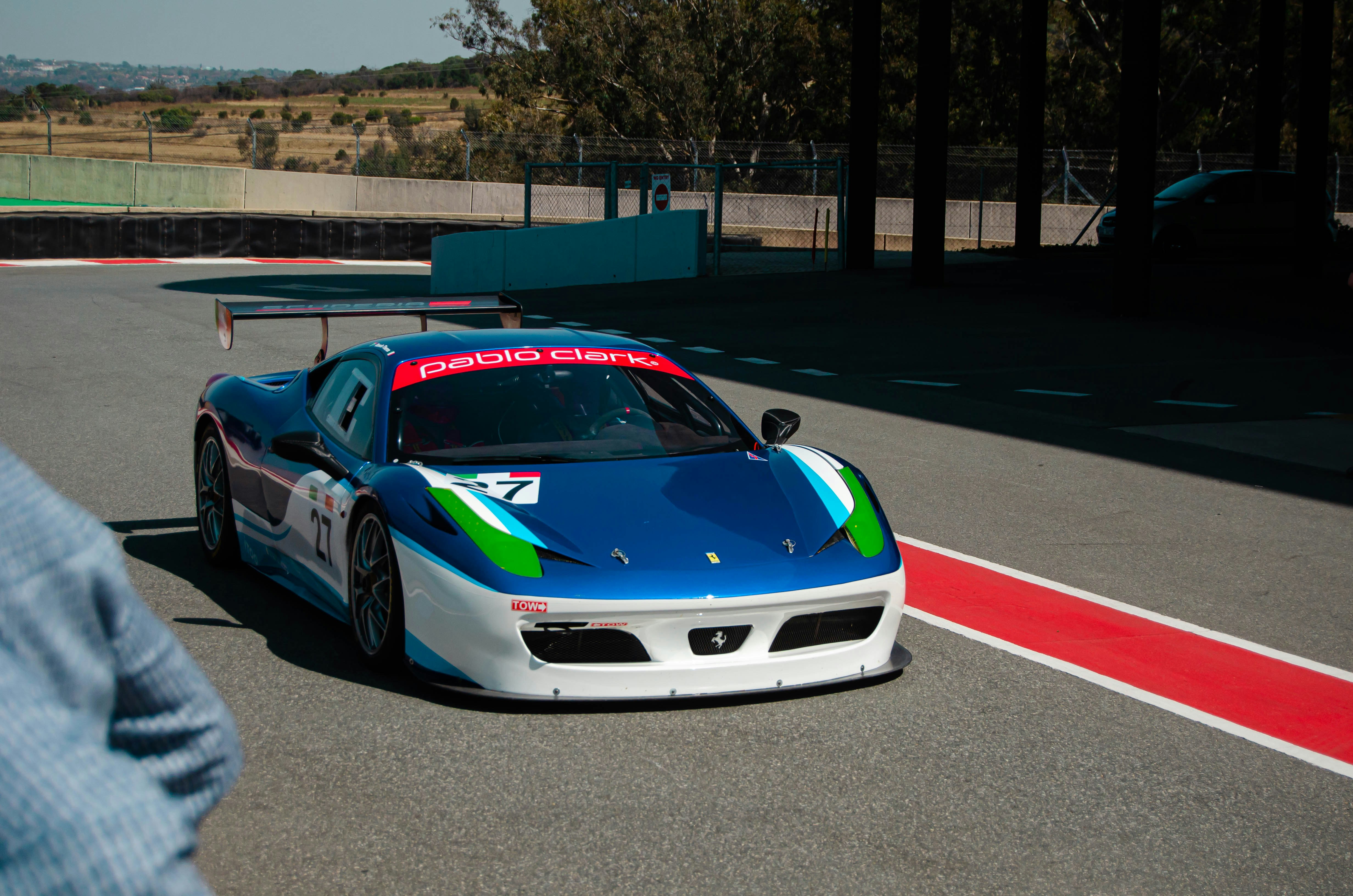 photo-1661770107524-3e394acefea4?ixid=M3wxMjA3fDB8MXxzZWFyY2h8MTQ0fHx0cnVmZmUlMjBibGFuY2hlJTIwcHJpeHxlbnwwfHx8fDE3MDEzNjAzMzh8MA%5Cu0026ixlib=rb-4.0.3