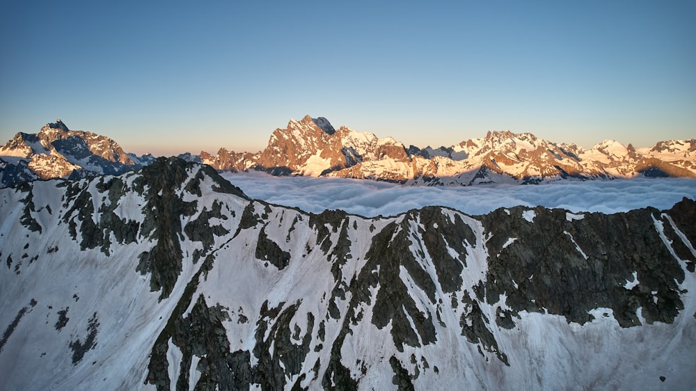 a snowy mountain range