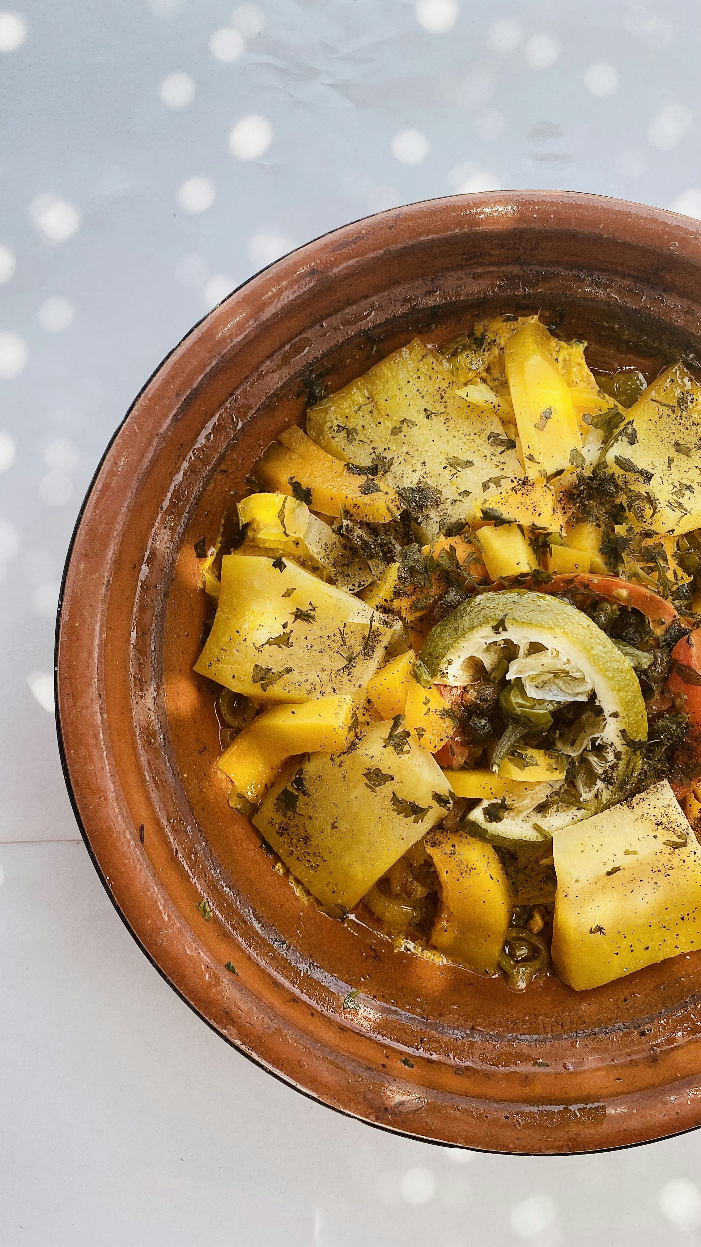 Préparation de la Tanjia au Maroc : Un Voyage Culinaire Traditionnel