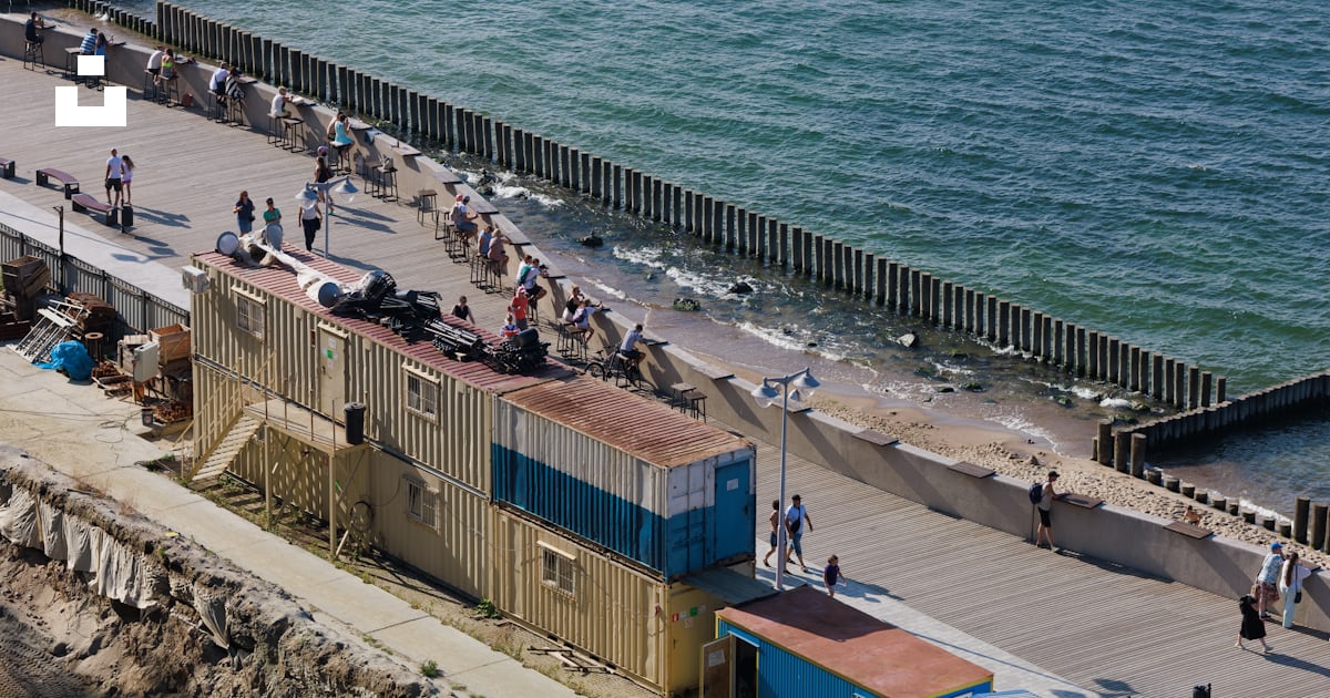 桟橋の上の人々のグループの写真 Unsplashの無料スヴェトロゴルスク写真