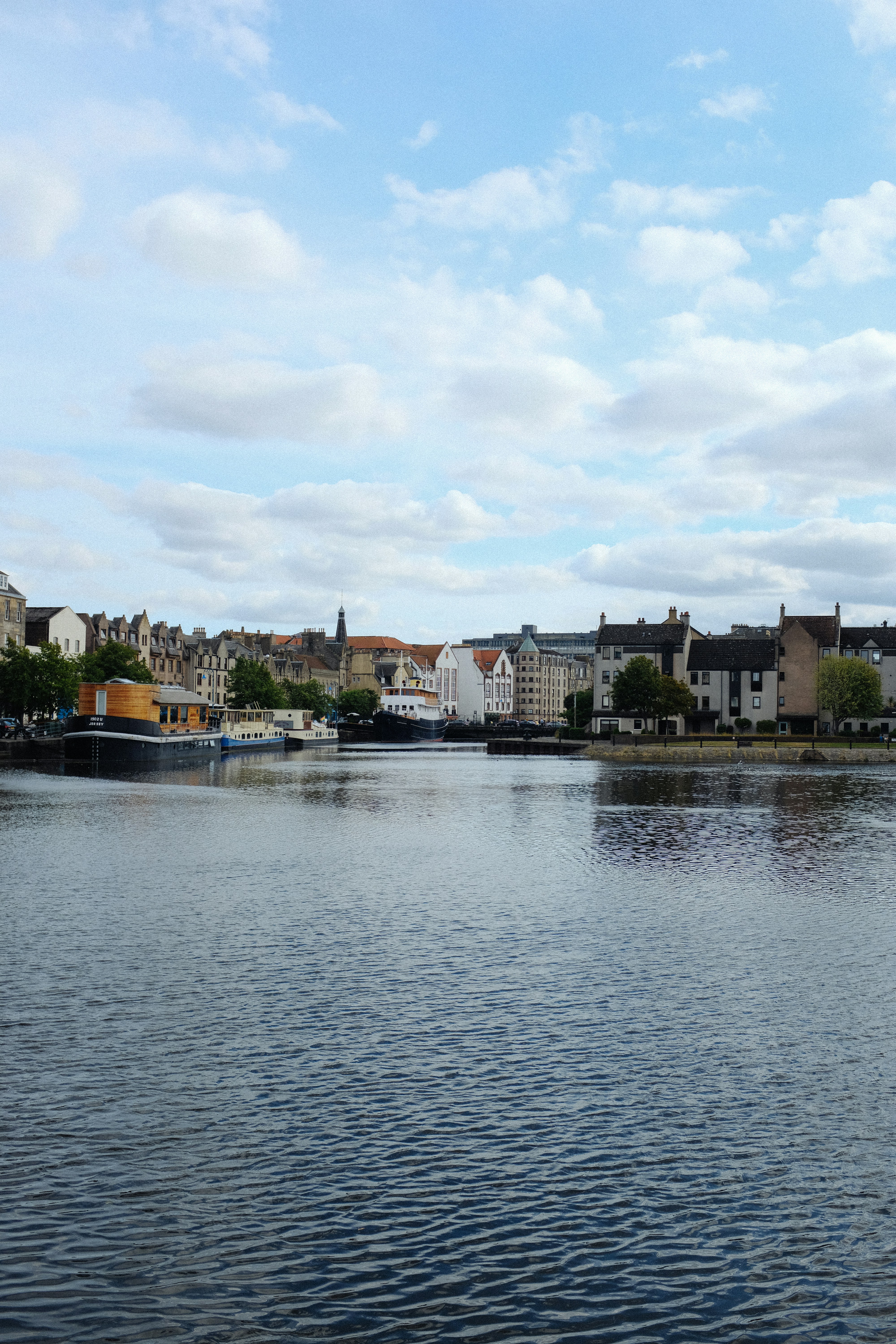 Photo by adrienolichon