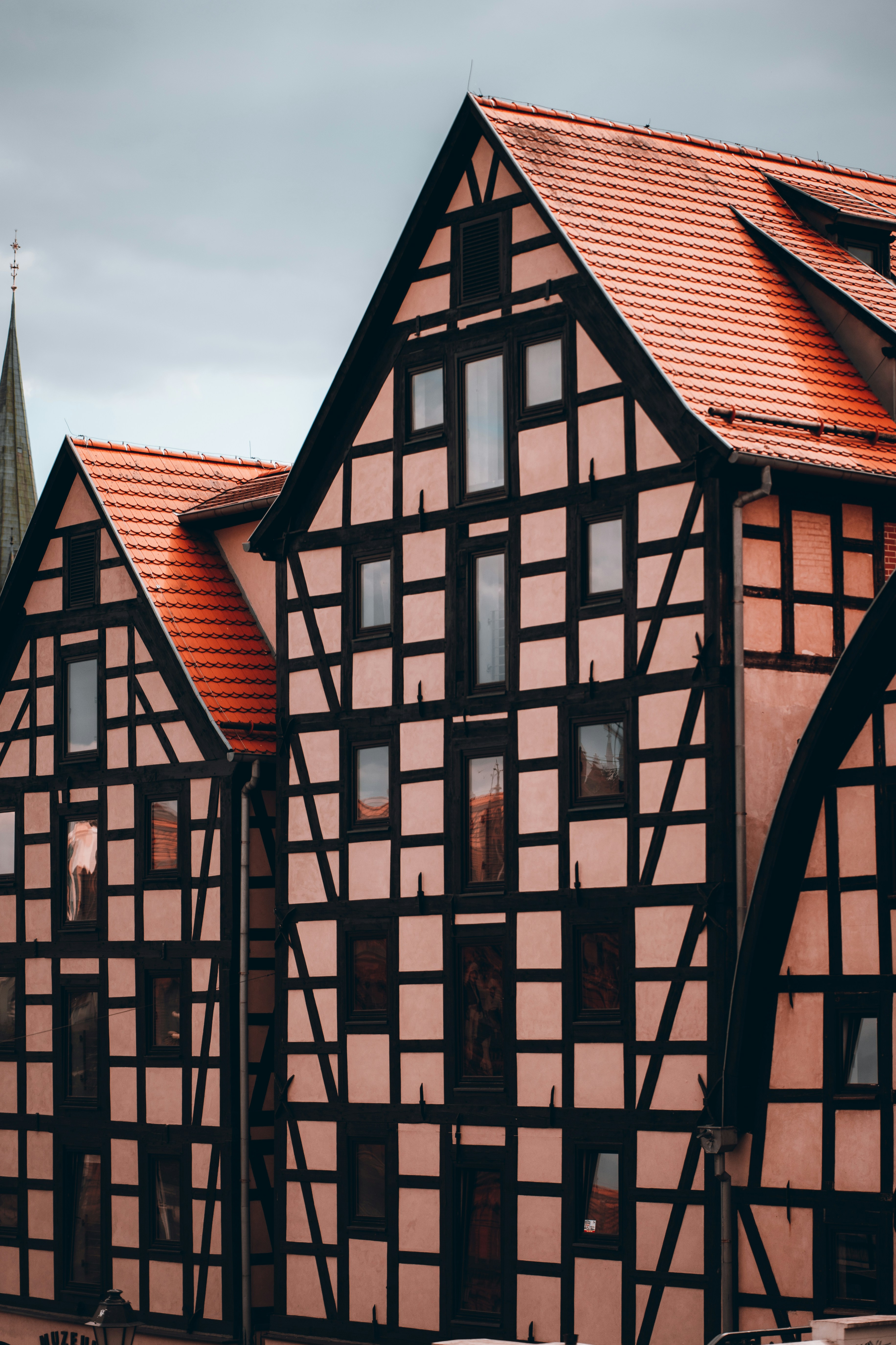 black and white bed linen