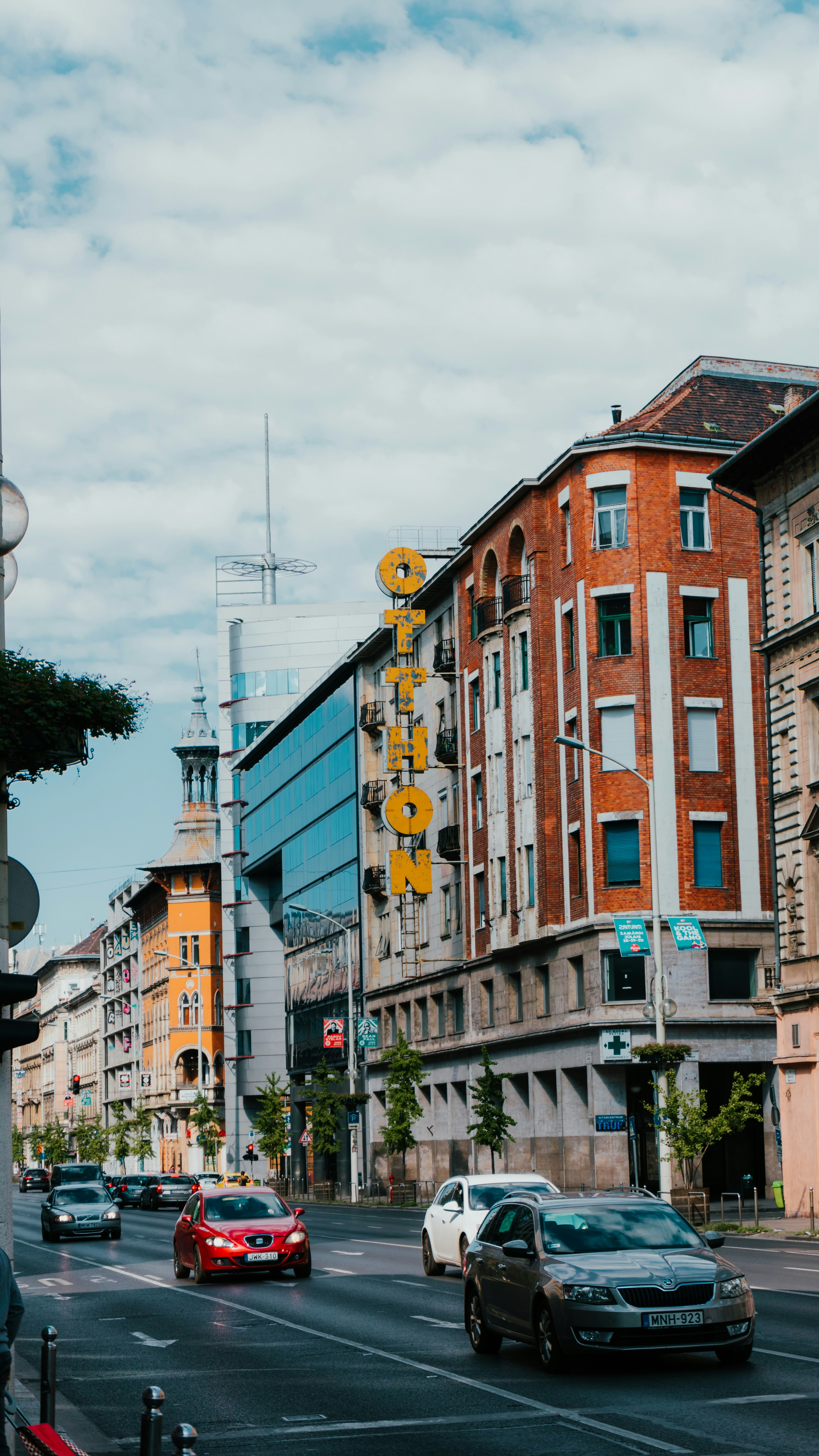 Photo by luca_herren