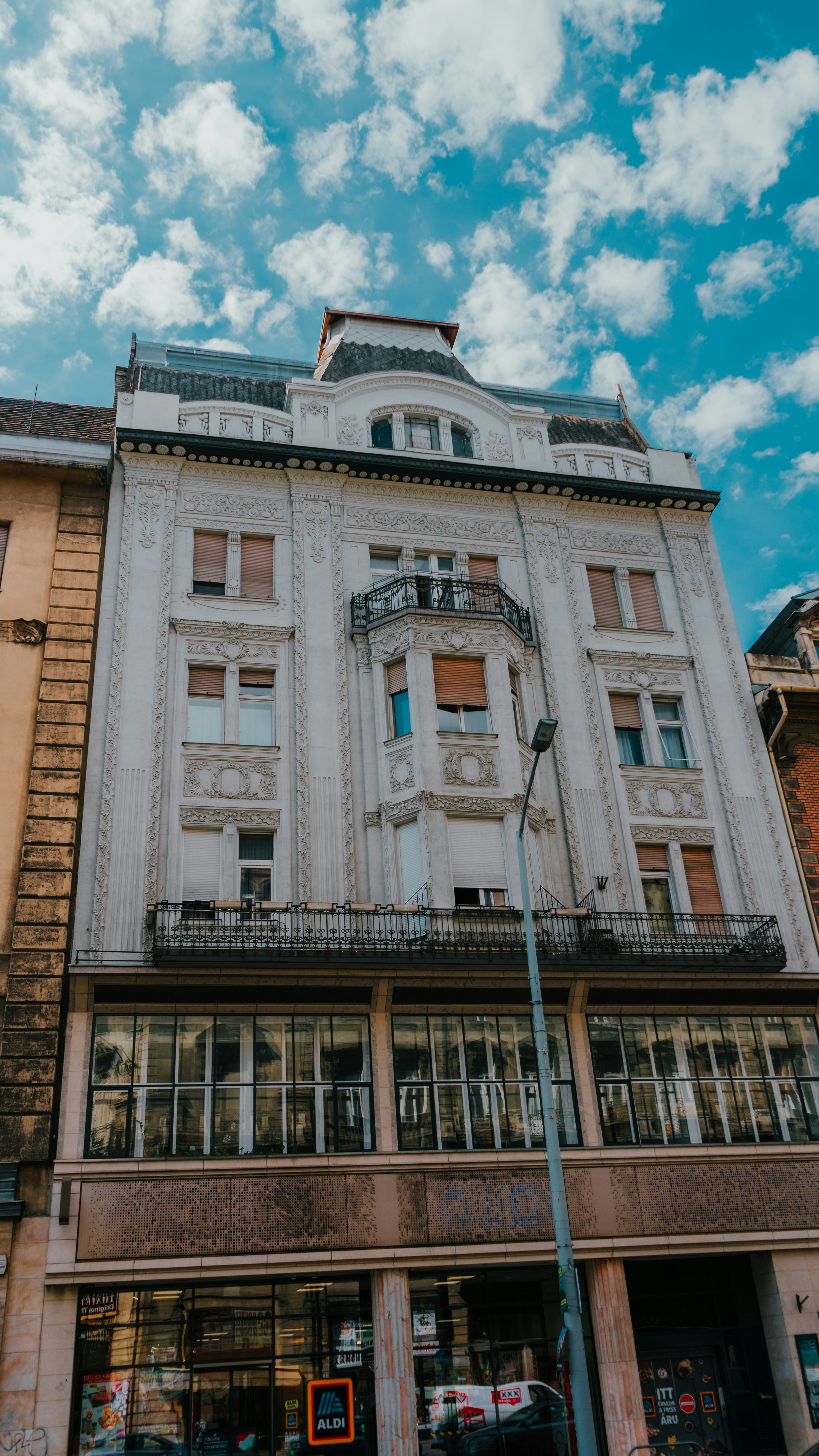 Photo by luca_herren