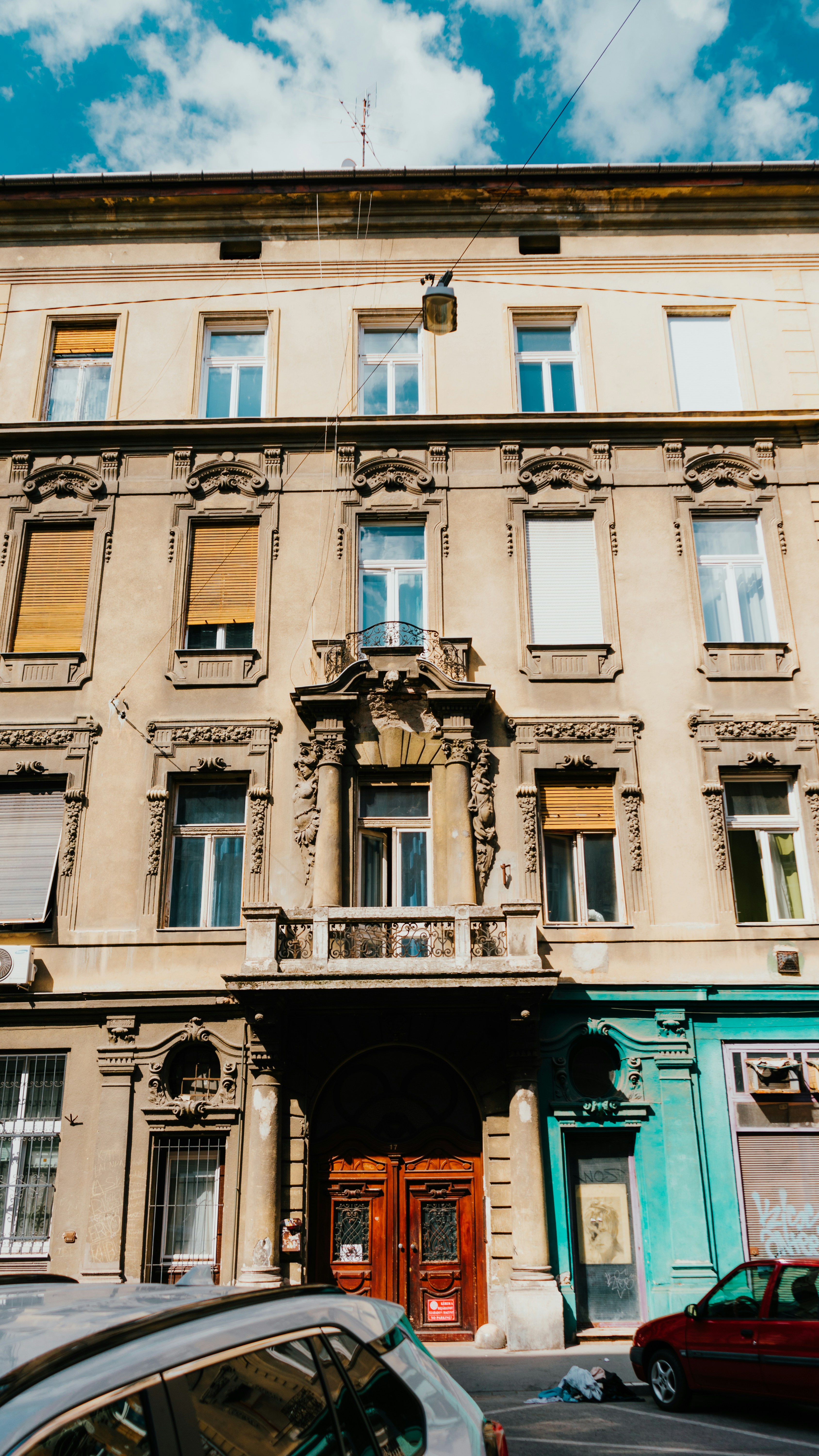 Photo by luca_herren