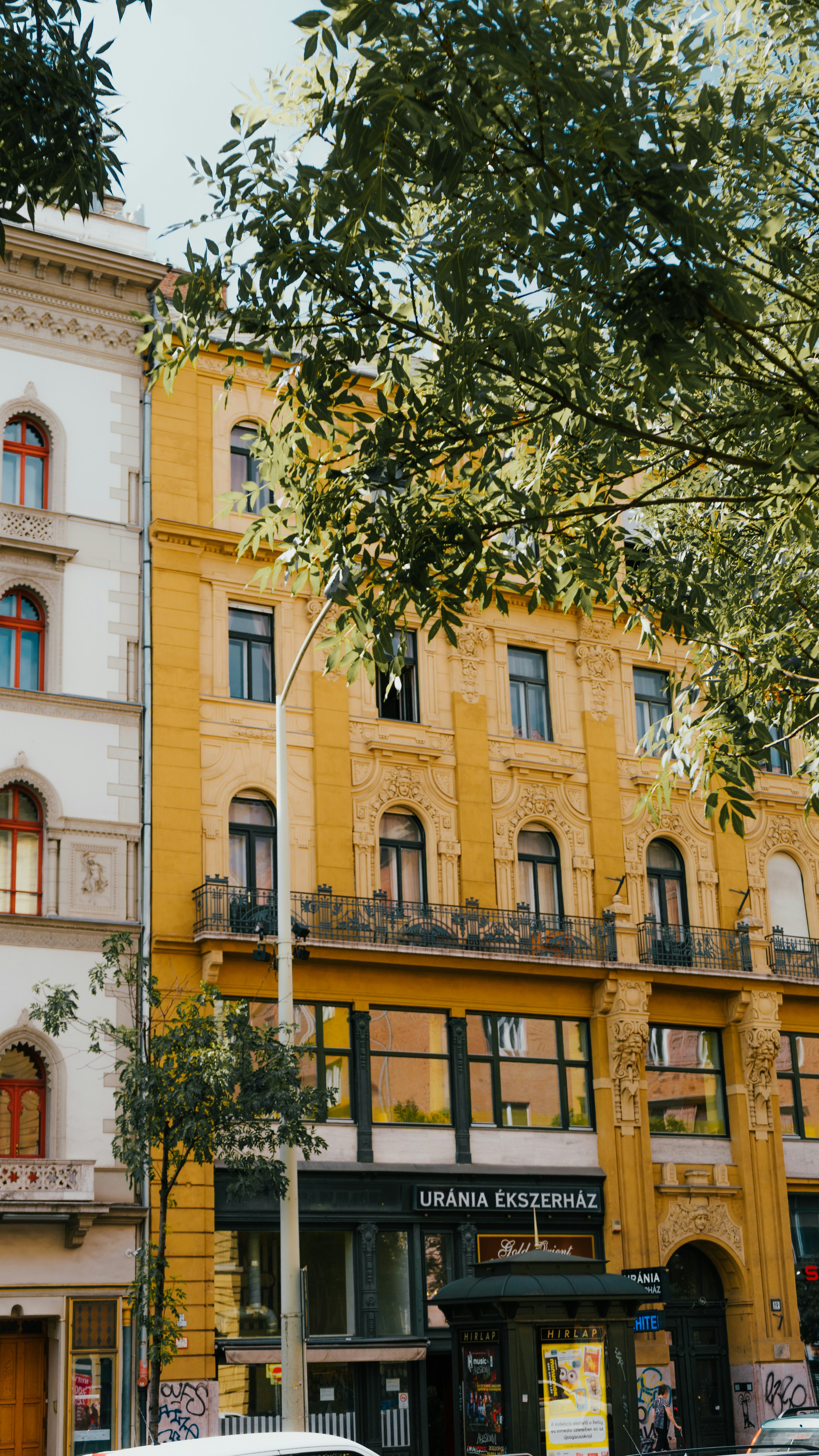 Photo by luca_herren