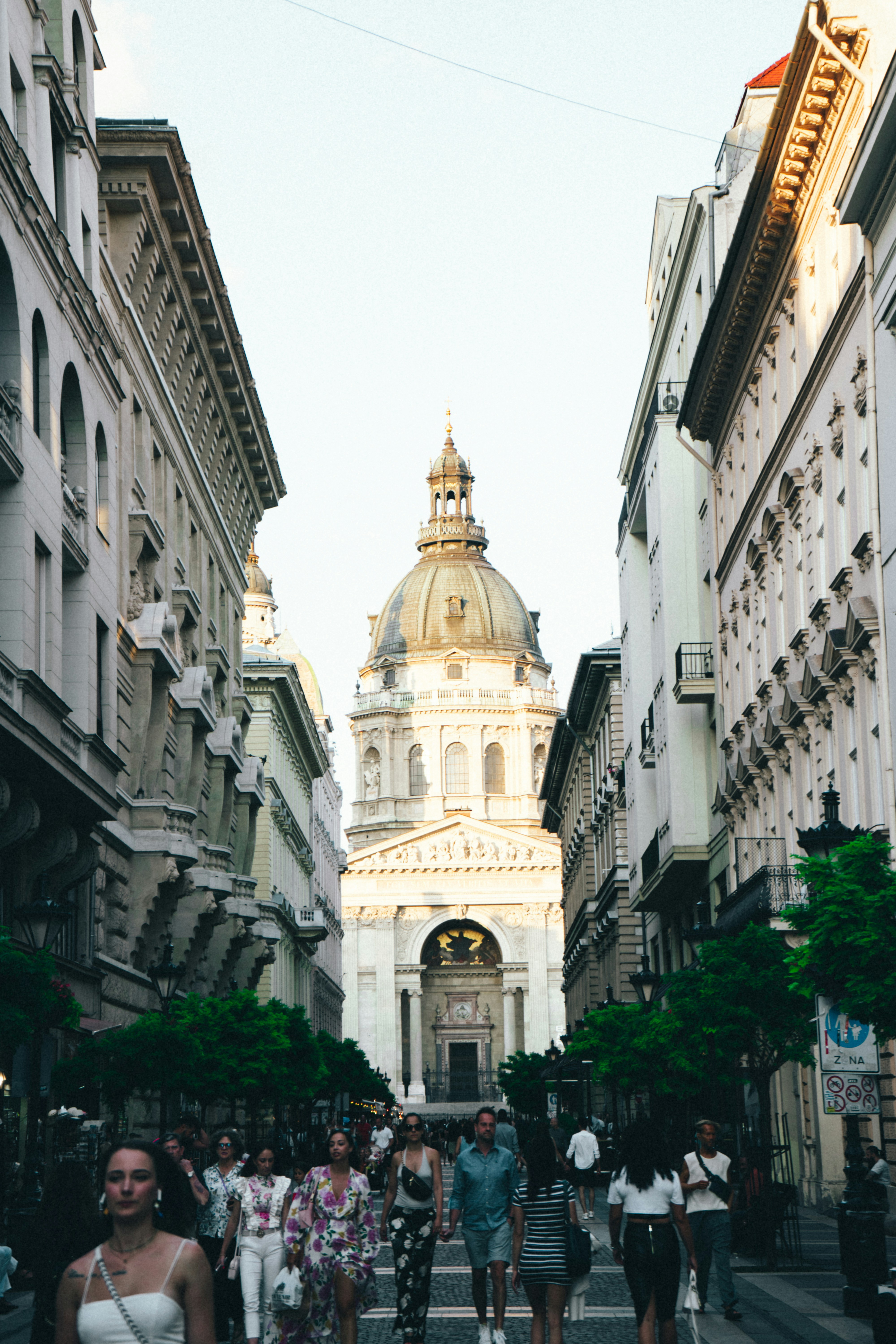 Photo by luca_herren