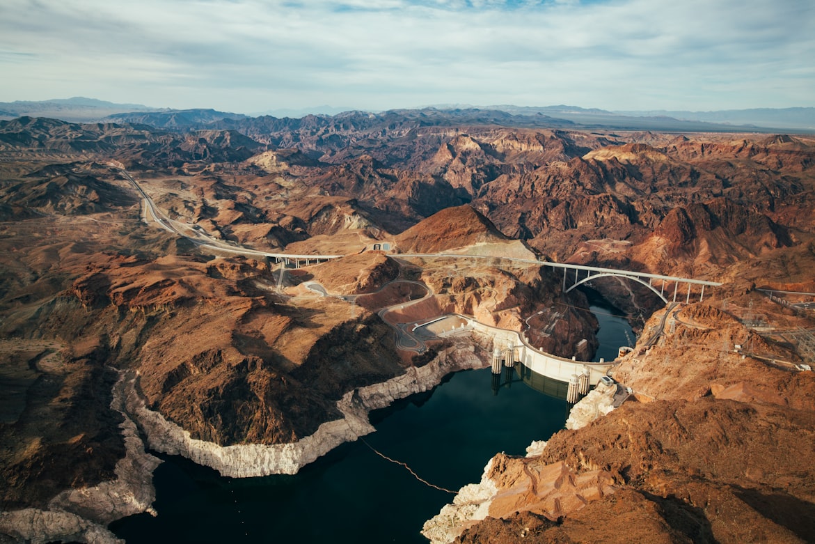 Hoover Dam, seen from a helicopter.