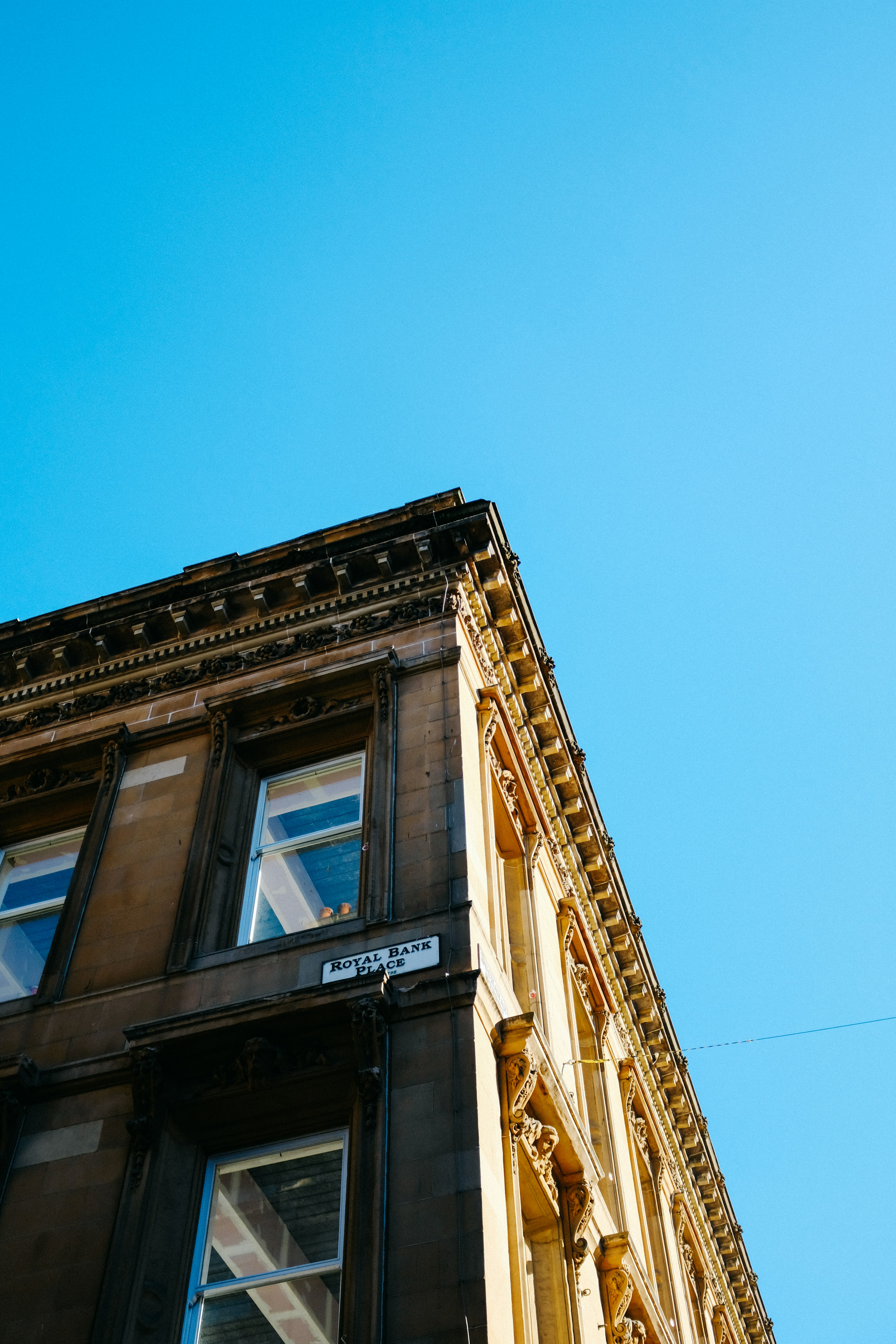 Photo by adrienolichon