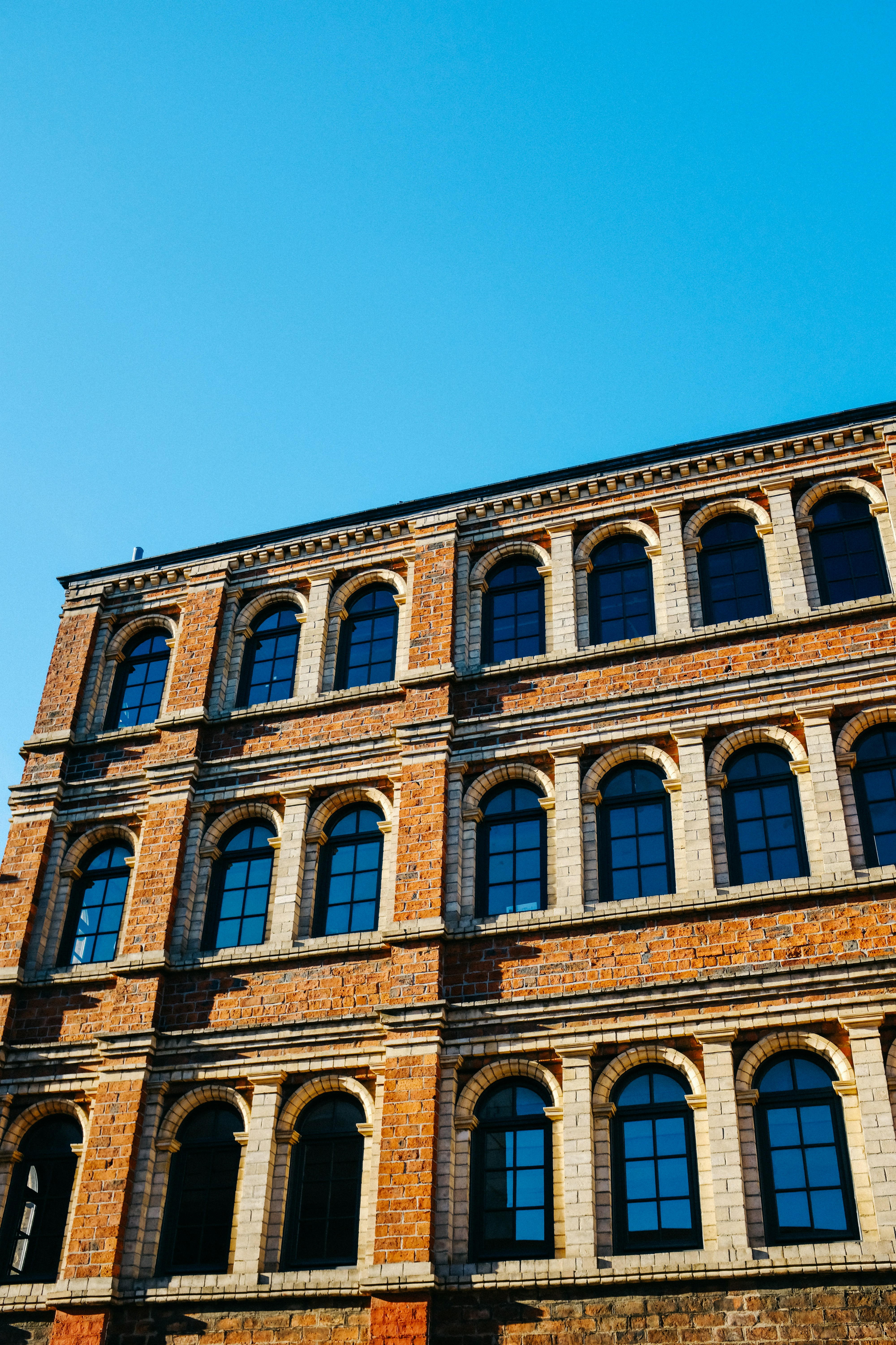 Photo by adrienolichon