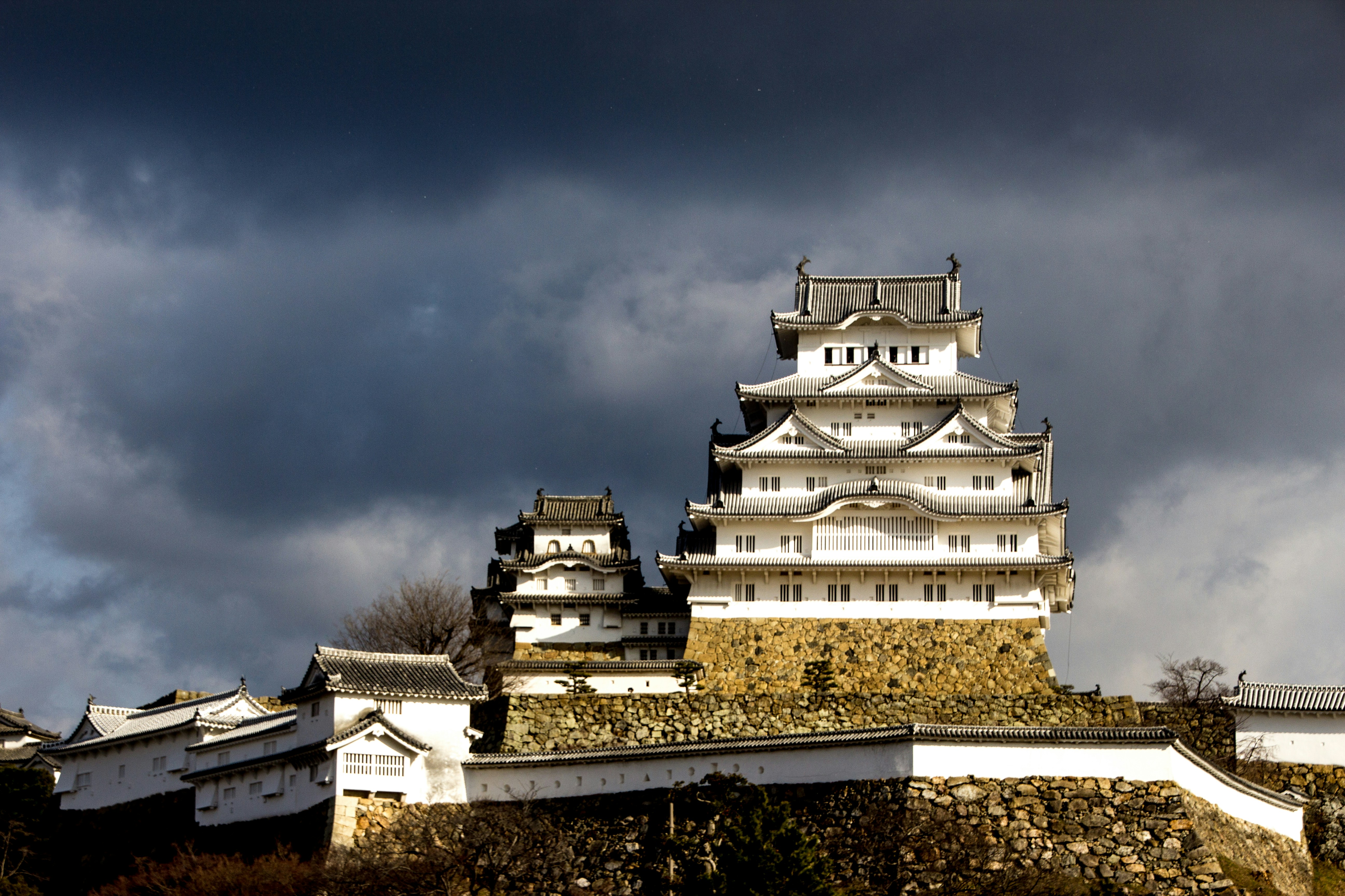 a large building with Himeji Castle