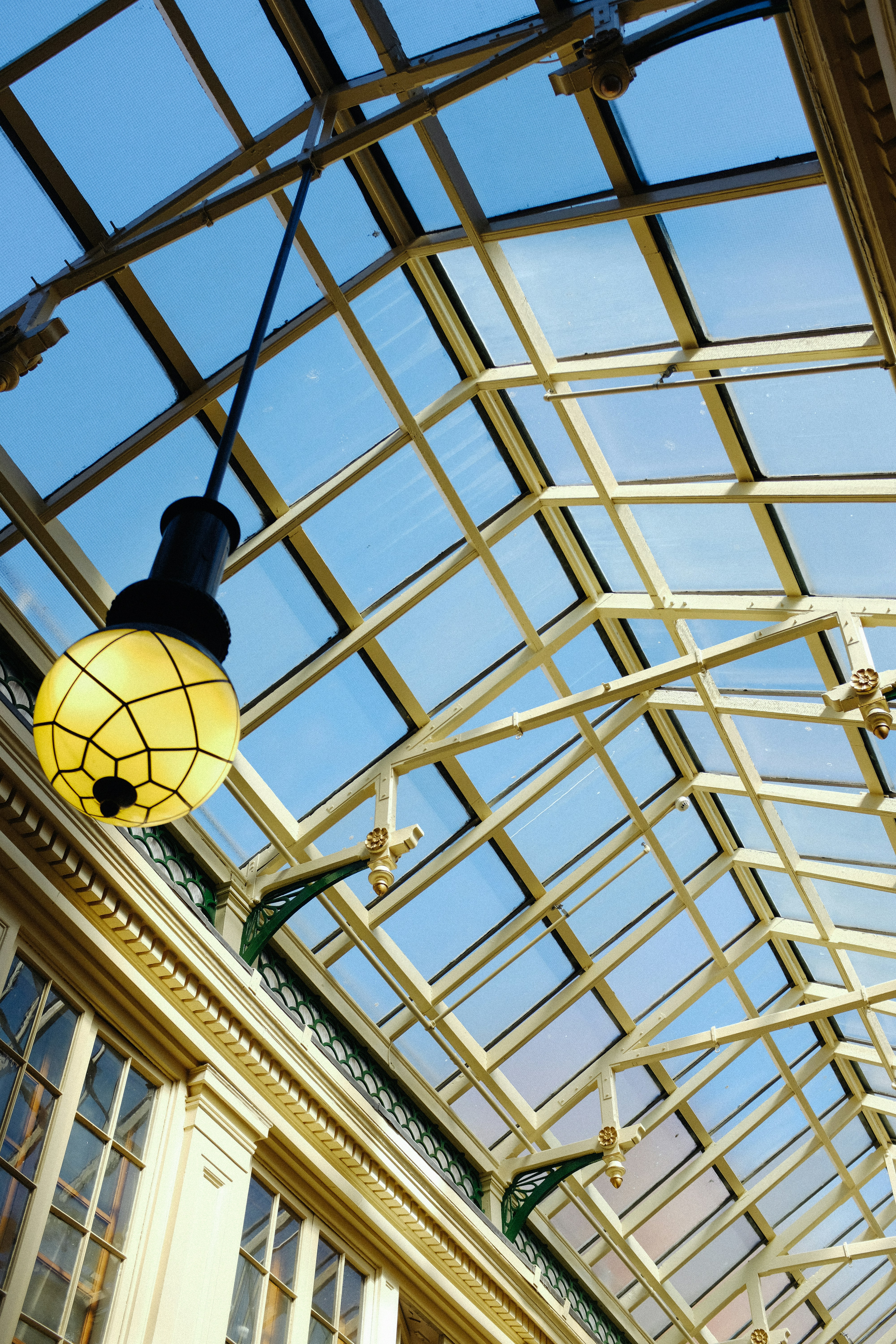 Photo by adrienolichon